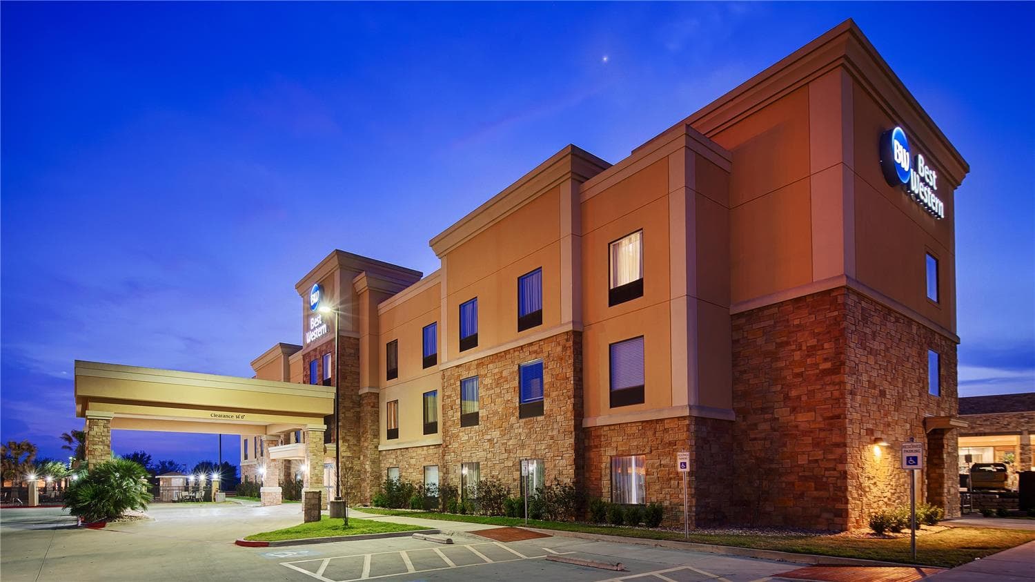 Best Western Bastrop Pines Inn 3