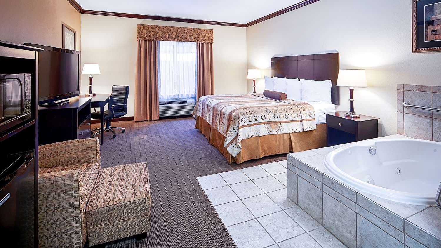 Best Western Plus Royal Mountain Inn & Suites 4