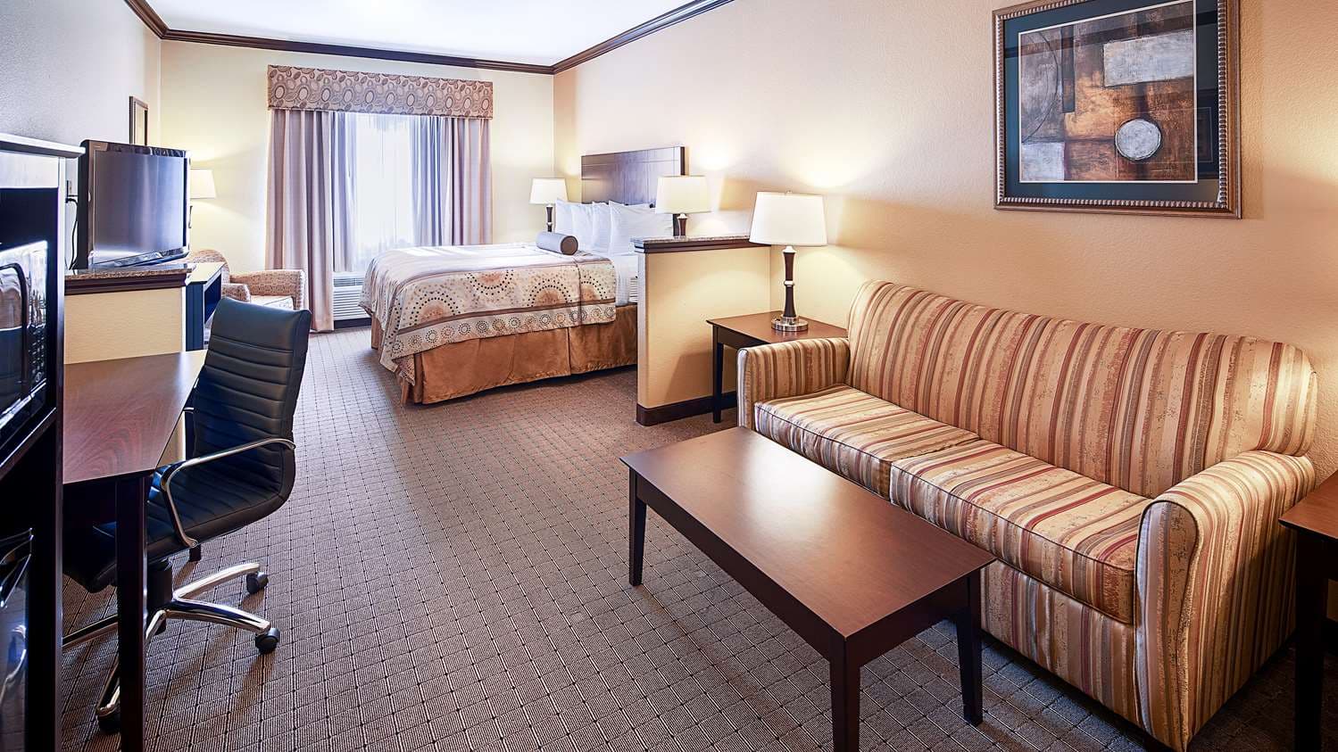 Best Western Plus Royal Mountain Inn & Suites 5