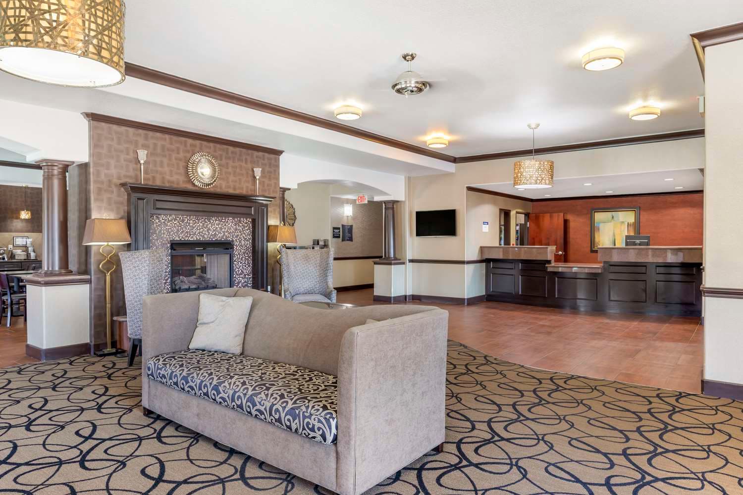Best Western Plus Classic Inn & Suites 4