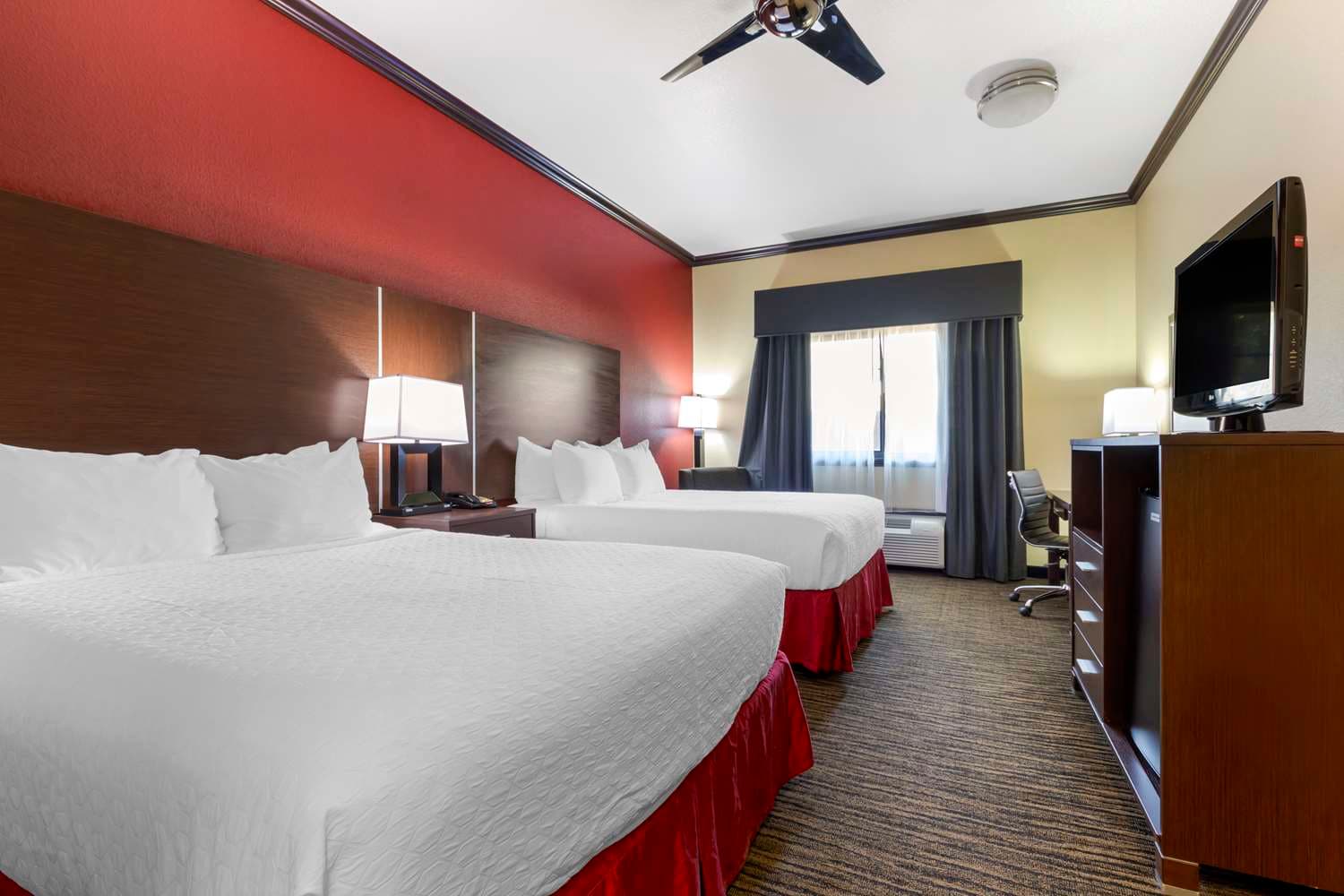 Best Western Plus Classic Inn & Suites 3