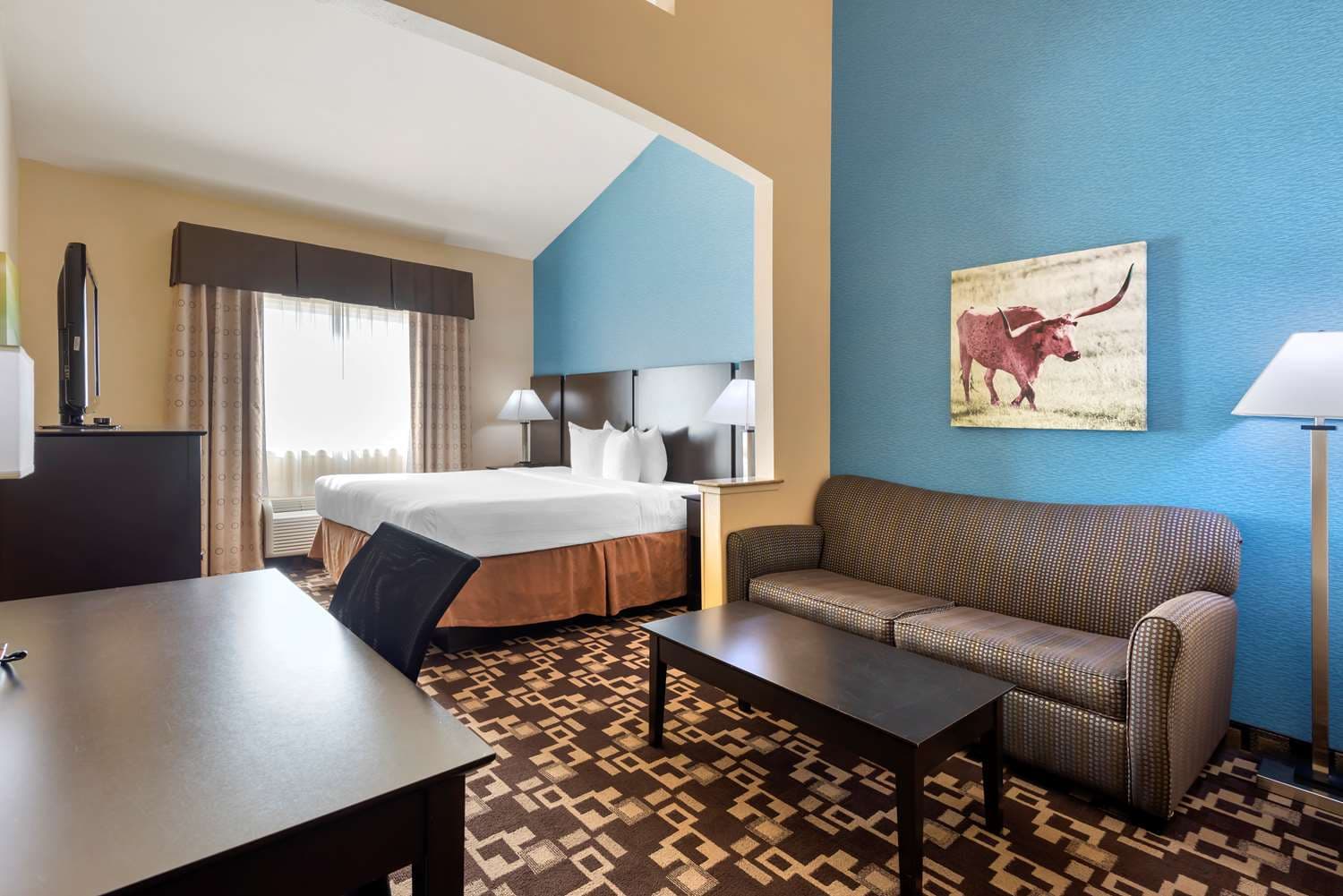Best Western Plus Arlington North Hotel & Suites 3
