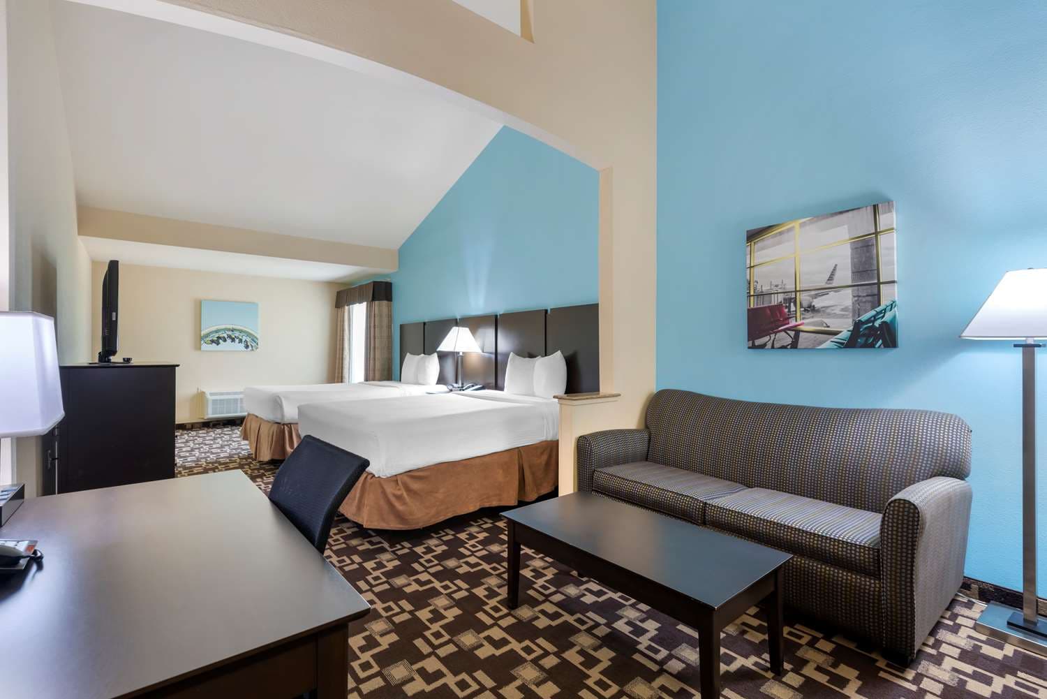 Best Western Plus Arlington North Hotel & Suites 2