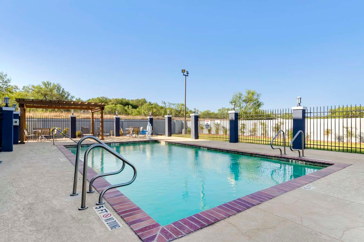 Best Western Plus Pleasanton Hotel 4