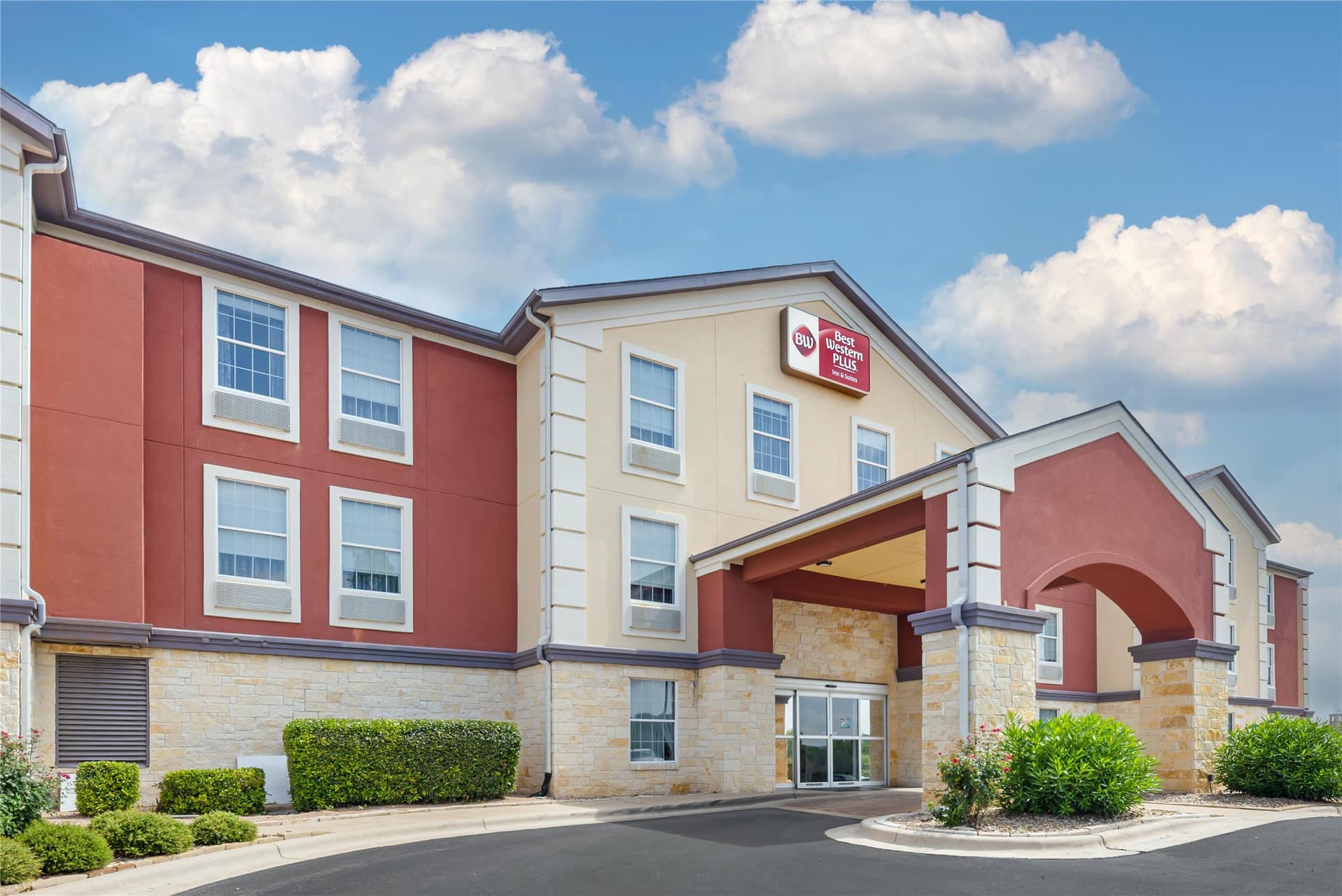Best Western Plus Georgetown Inn & Suites 3