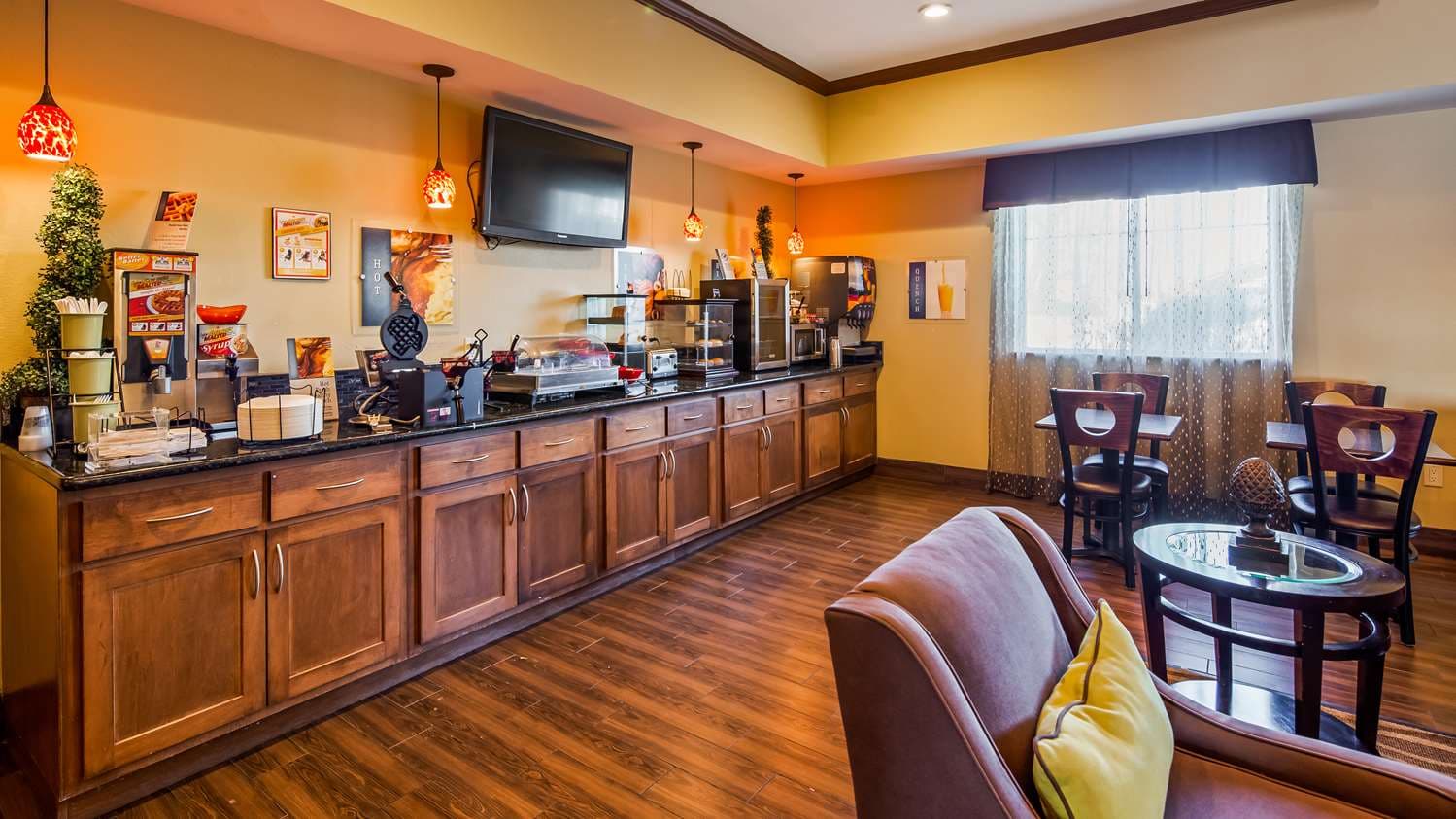 Best Western Plus Seminole Hotel & Suites 4