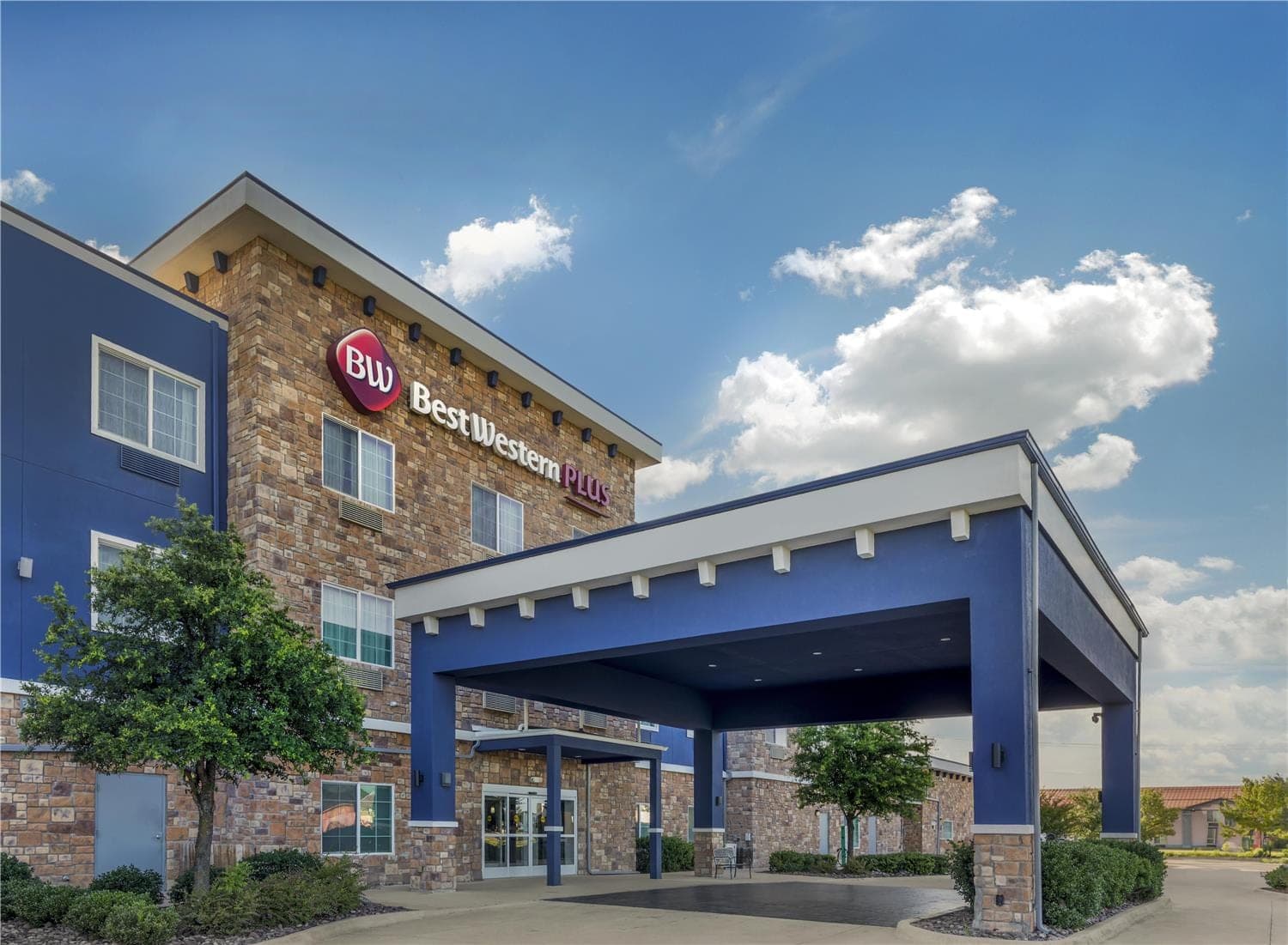 Best Western Plus Fort Worth Forest Hill Inn & Suites 4