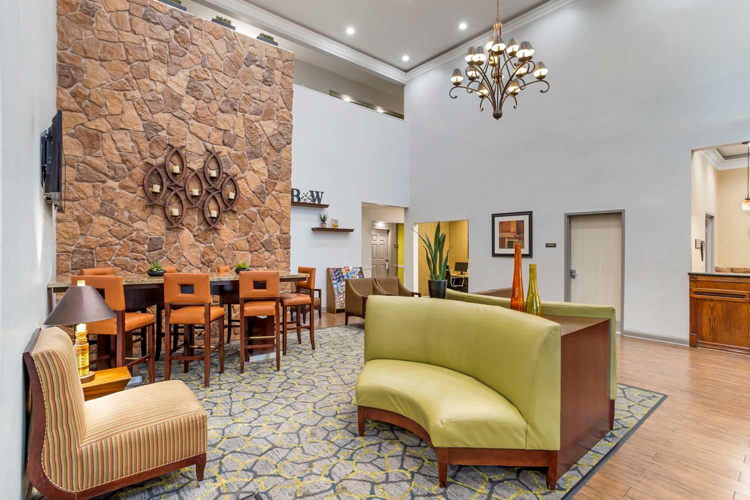 Best Western Plus Hobby Airport Inn & Suites 4