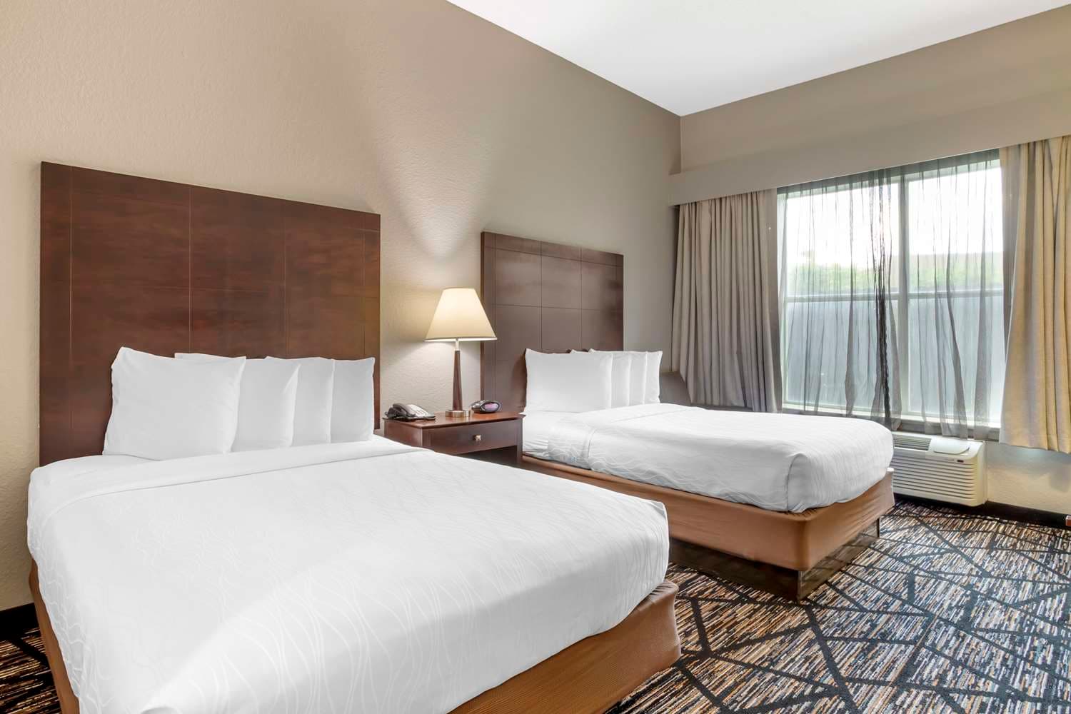 Best Western Plus Hobby Airport Inn & Suites 3