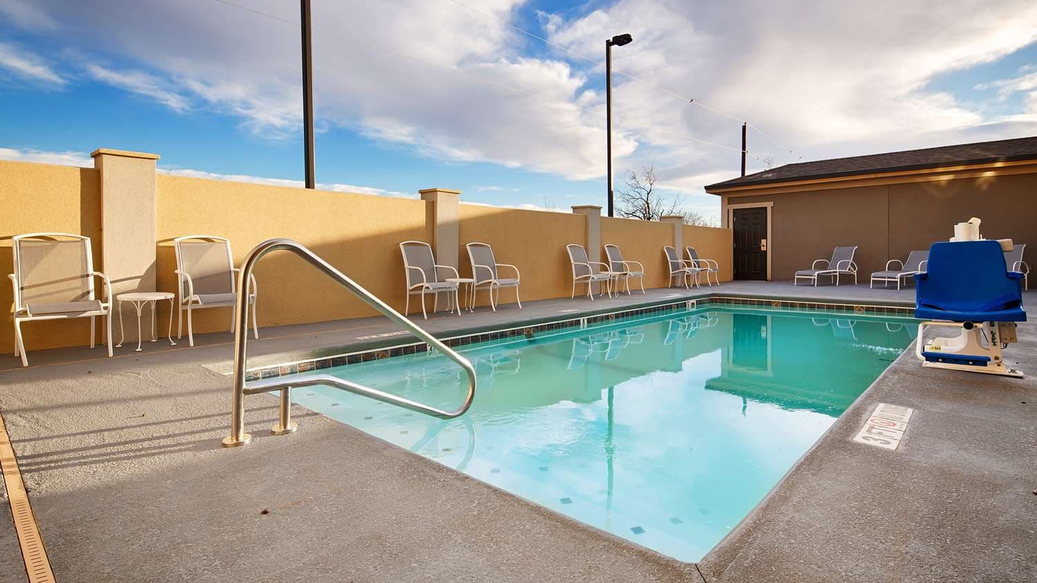 Best Western Plus Lonestar Inn & Suites 4