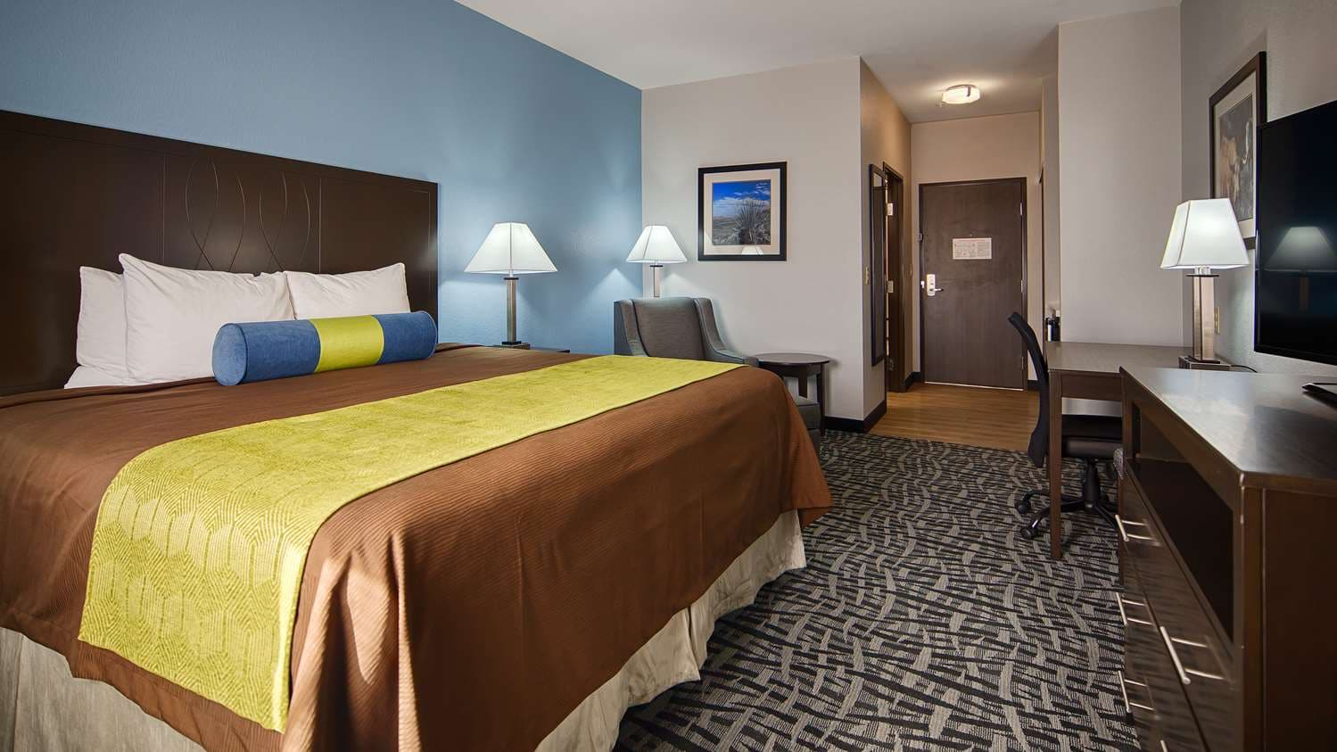 Best Western Plus Lonestar Inn & Suites 2