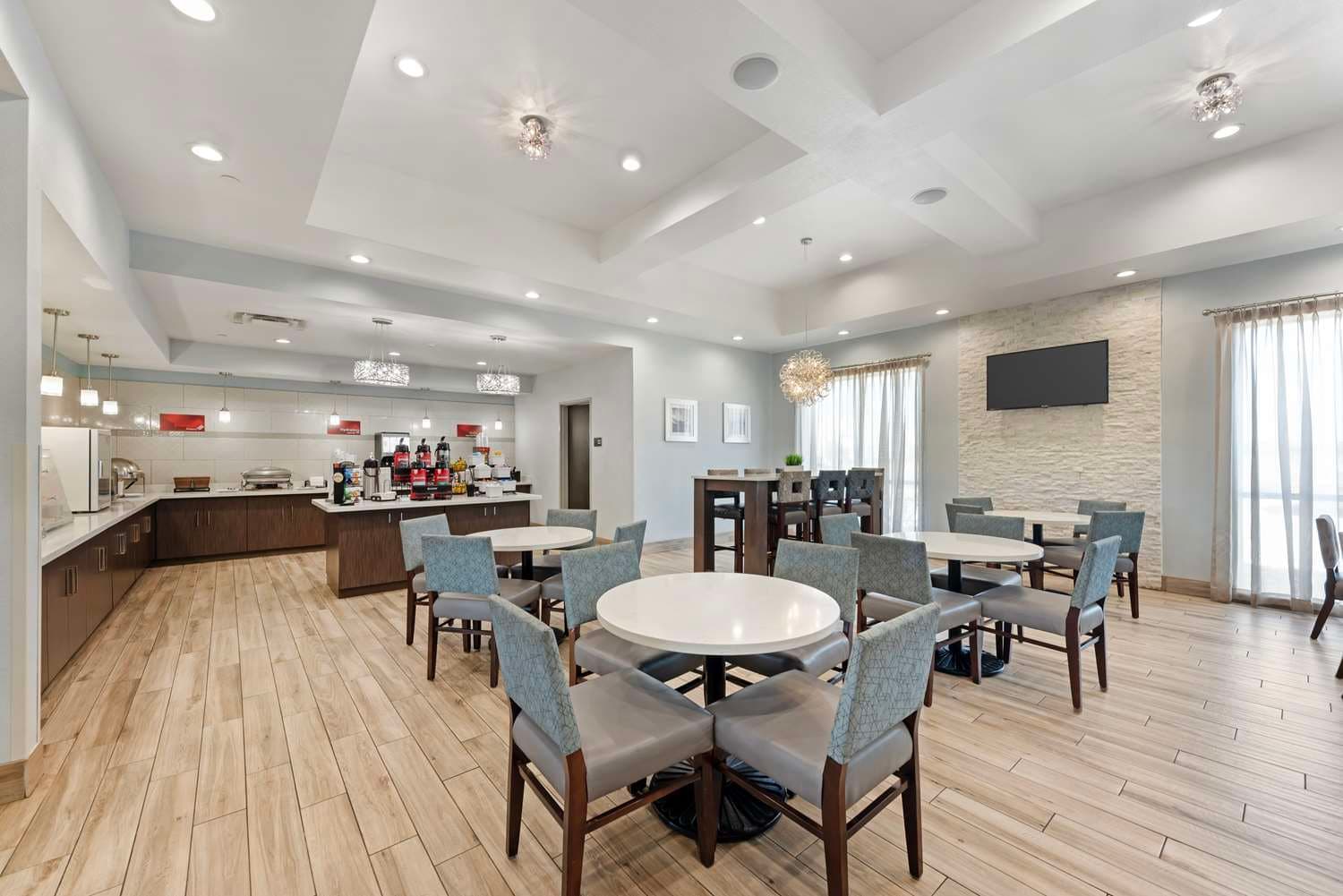 Best Western Plus Buda Austin Inn & Suites 2