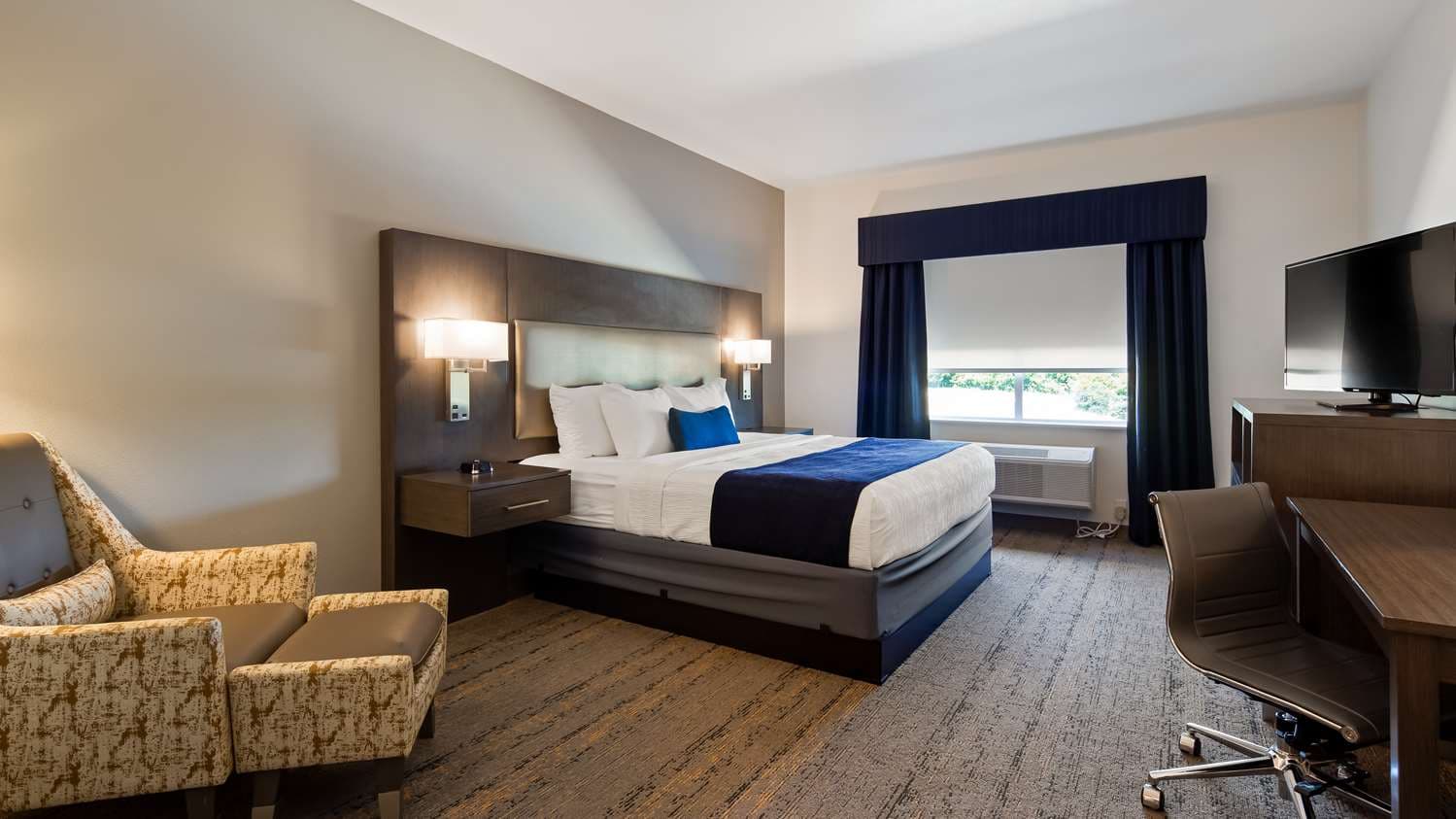 Best Western Plus Roland Inn & Suites 3