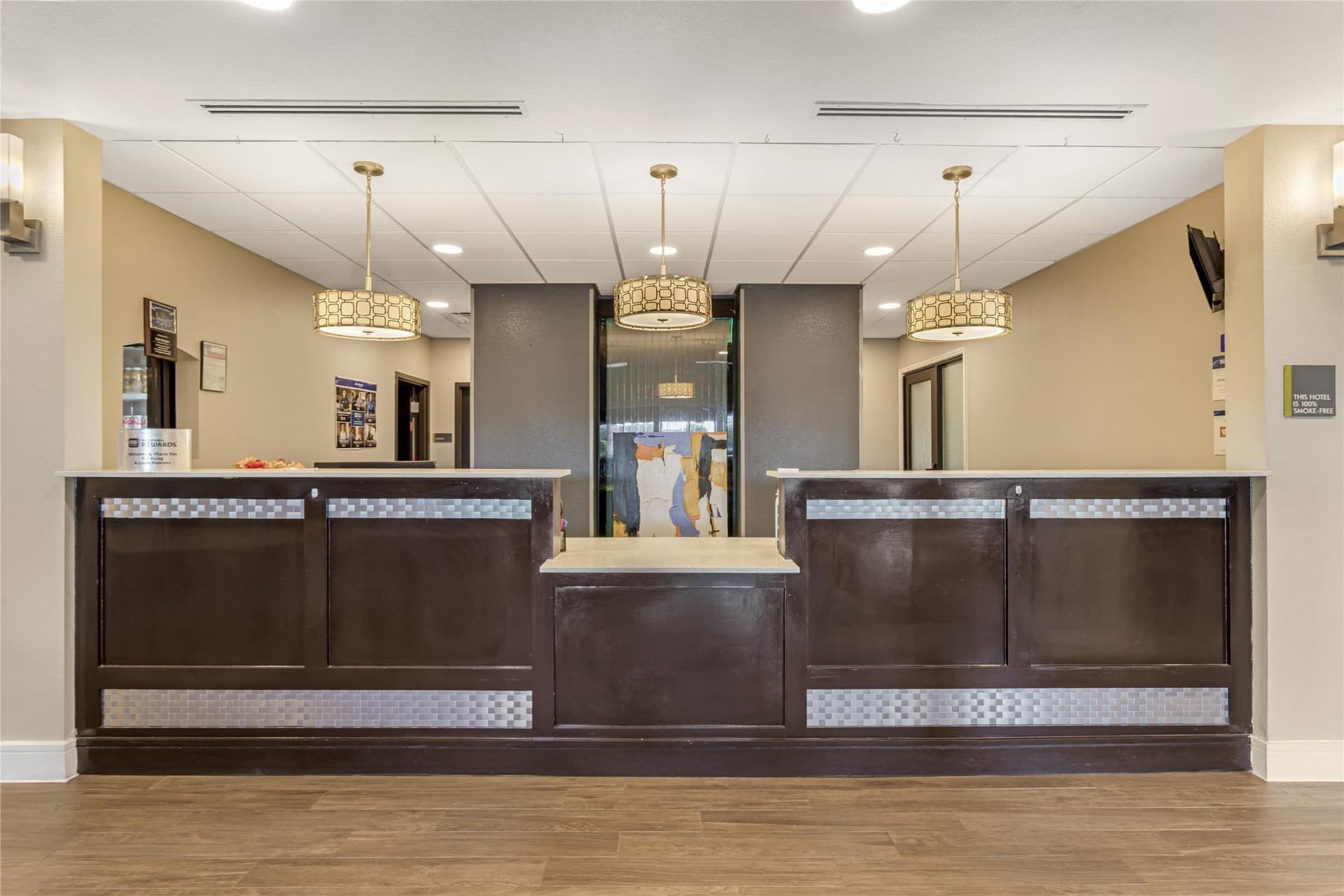 Best Western Plus Bay City Inn & Suites 2