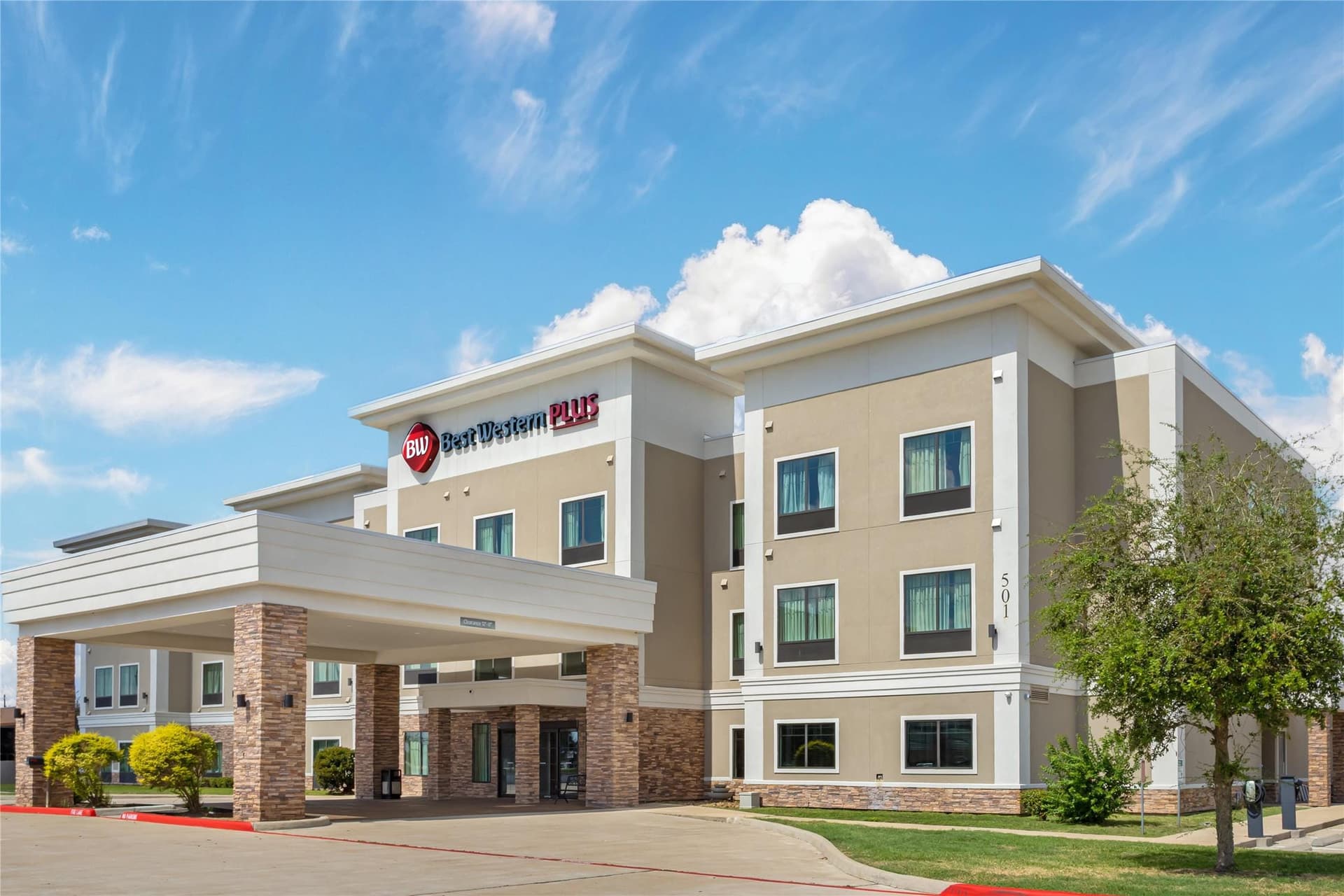 Best Western Plus Bay City Inn & Suites