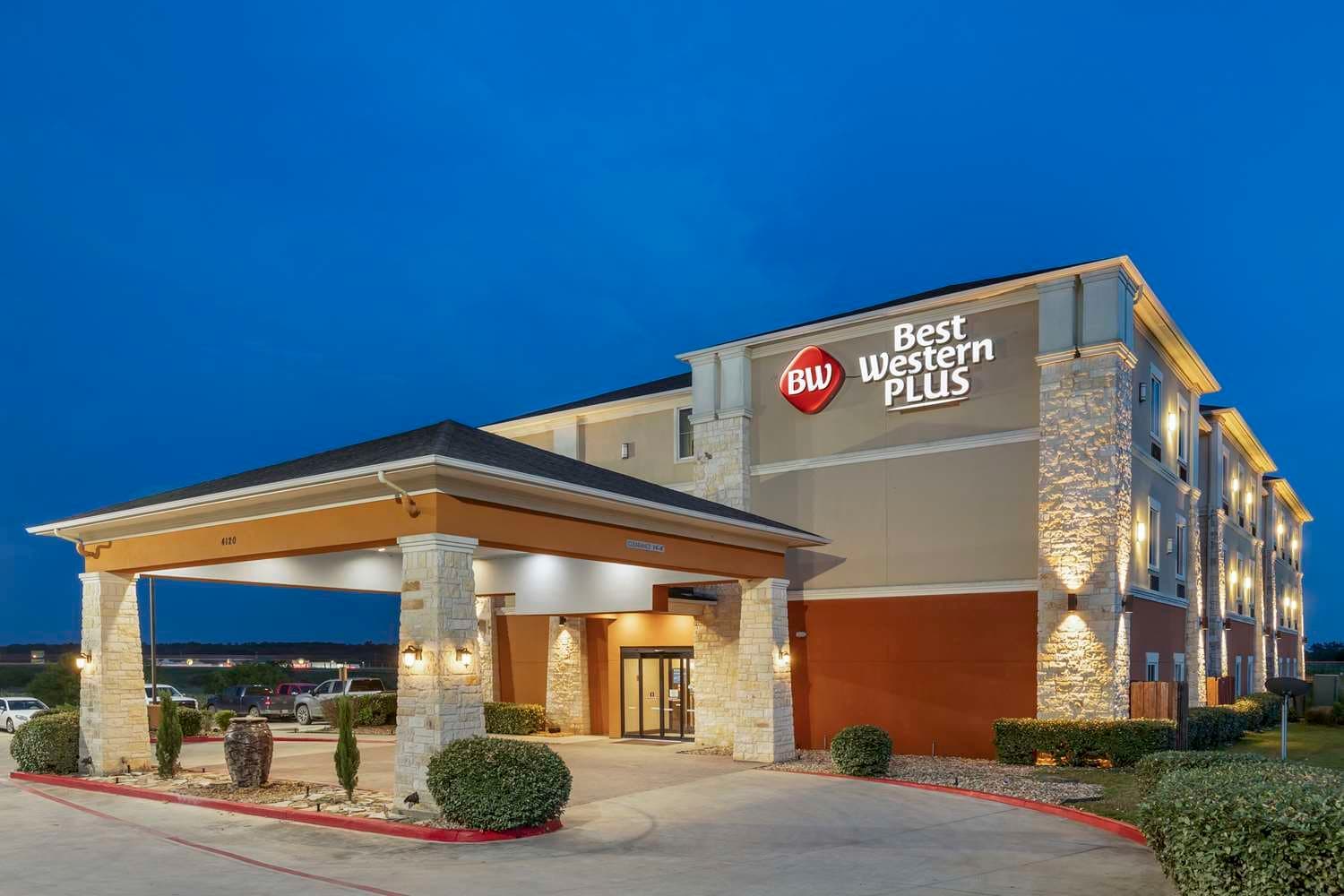 Best Western Plus Longhorn Inn & Suites 3