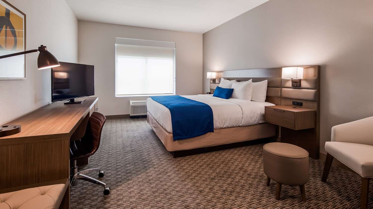 Wingate by Wyndham Austin North 3