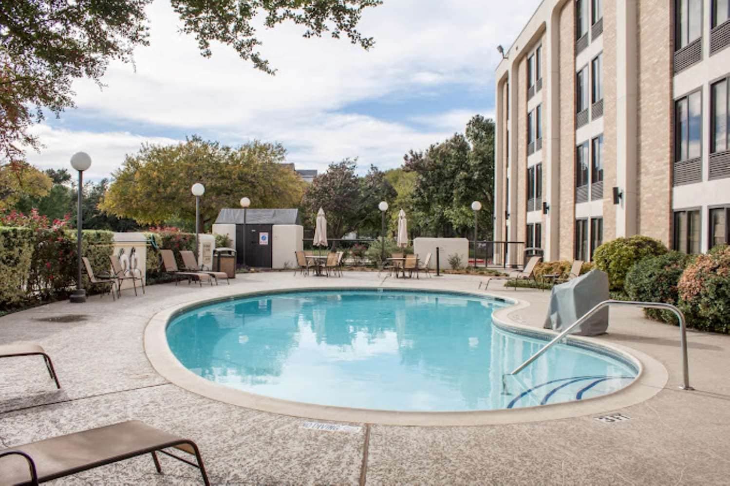 The Addison Hotel, SureStay Collection by Best Western 4