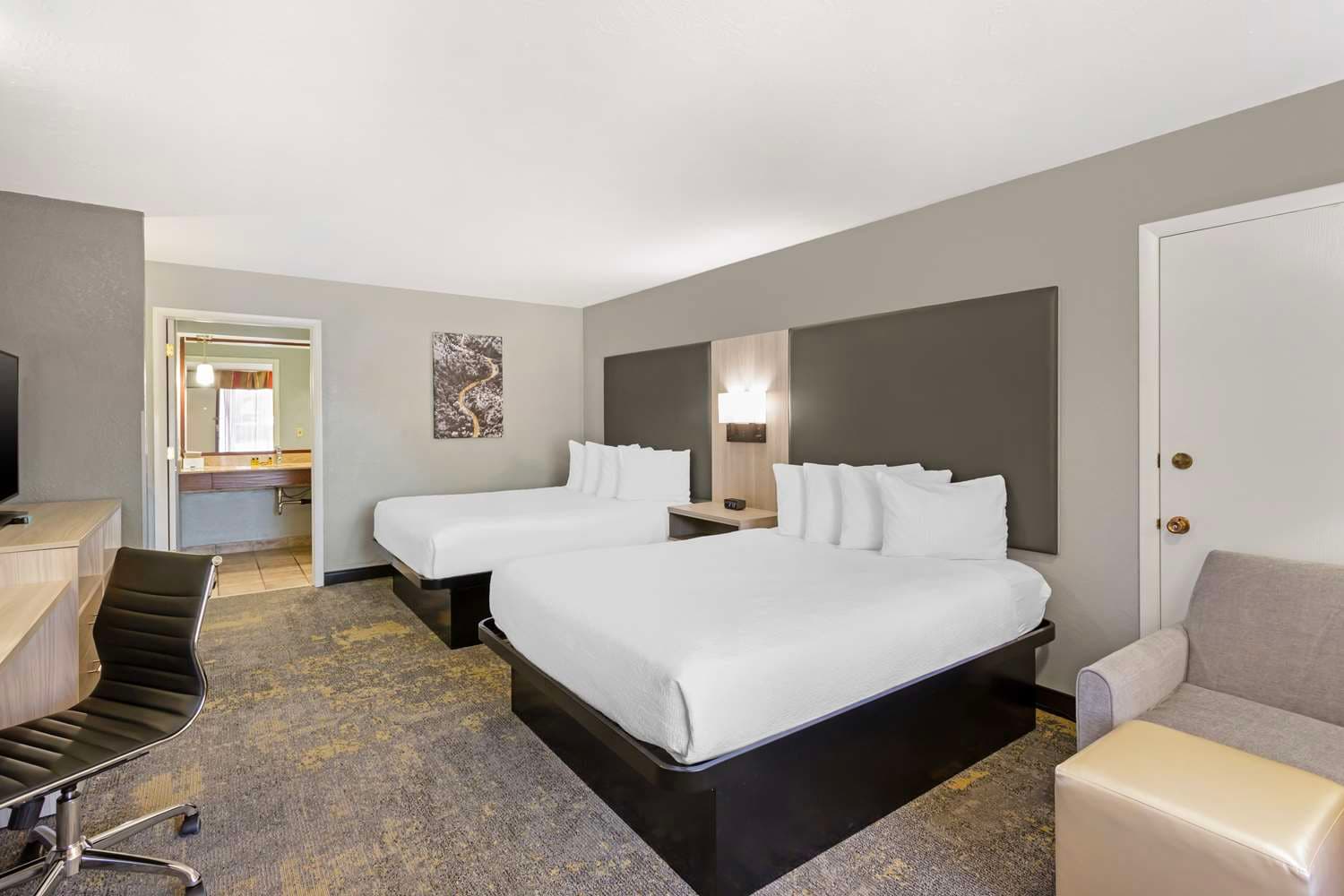 Best Western Plus Weston Inn 3