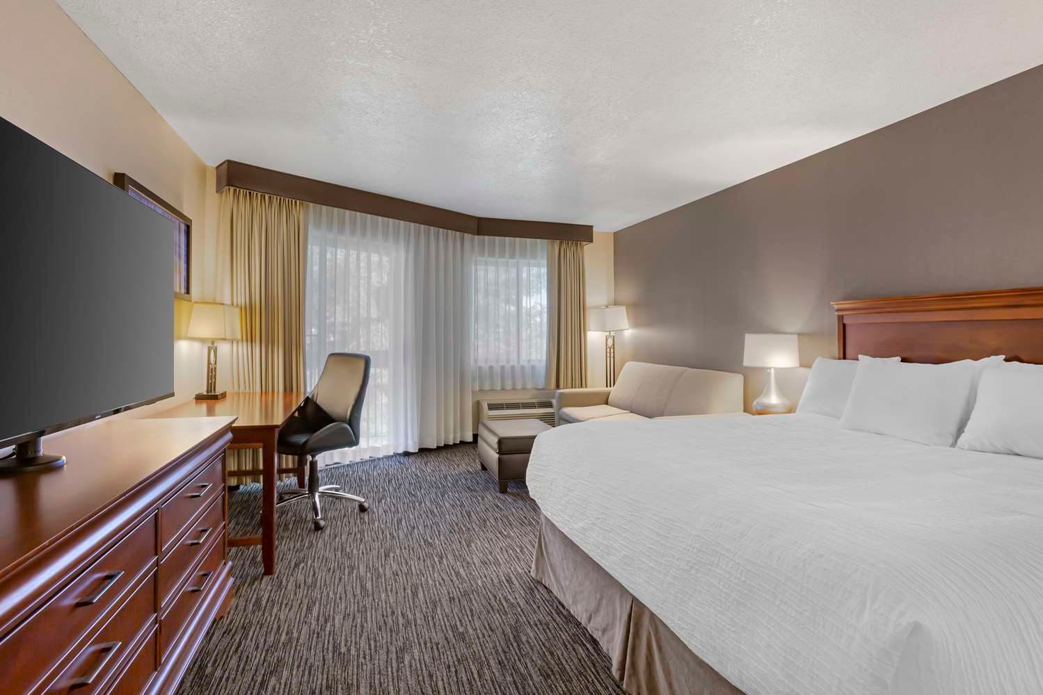 Best Western Plus Landmark Inn 3