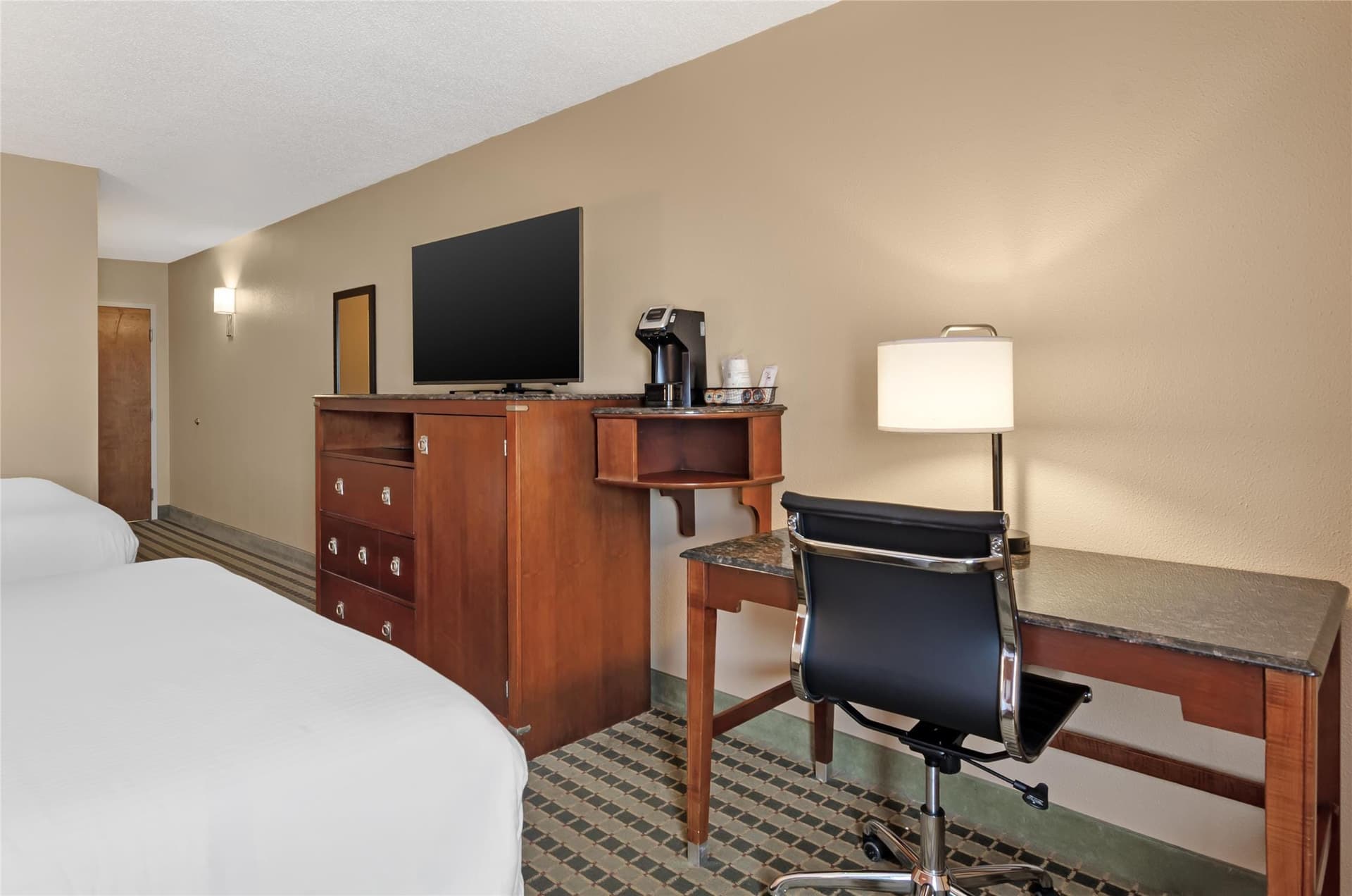 Best Western Plus Inn at Valley View 5
