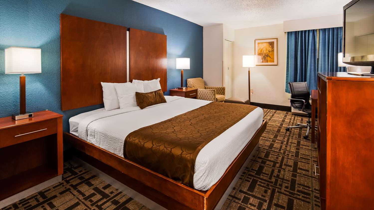 Best Western Plus Richmond Airport Hotel 4