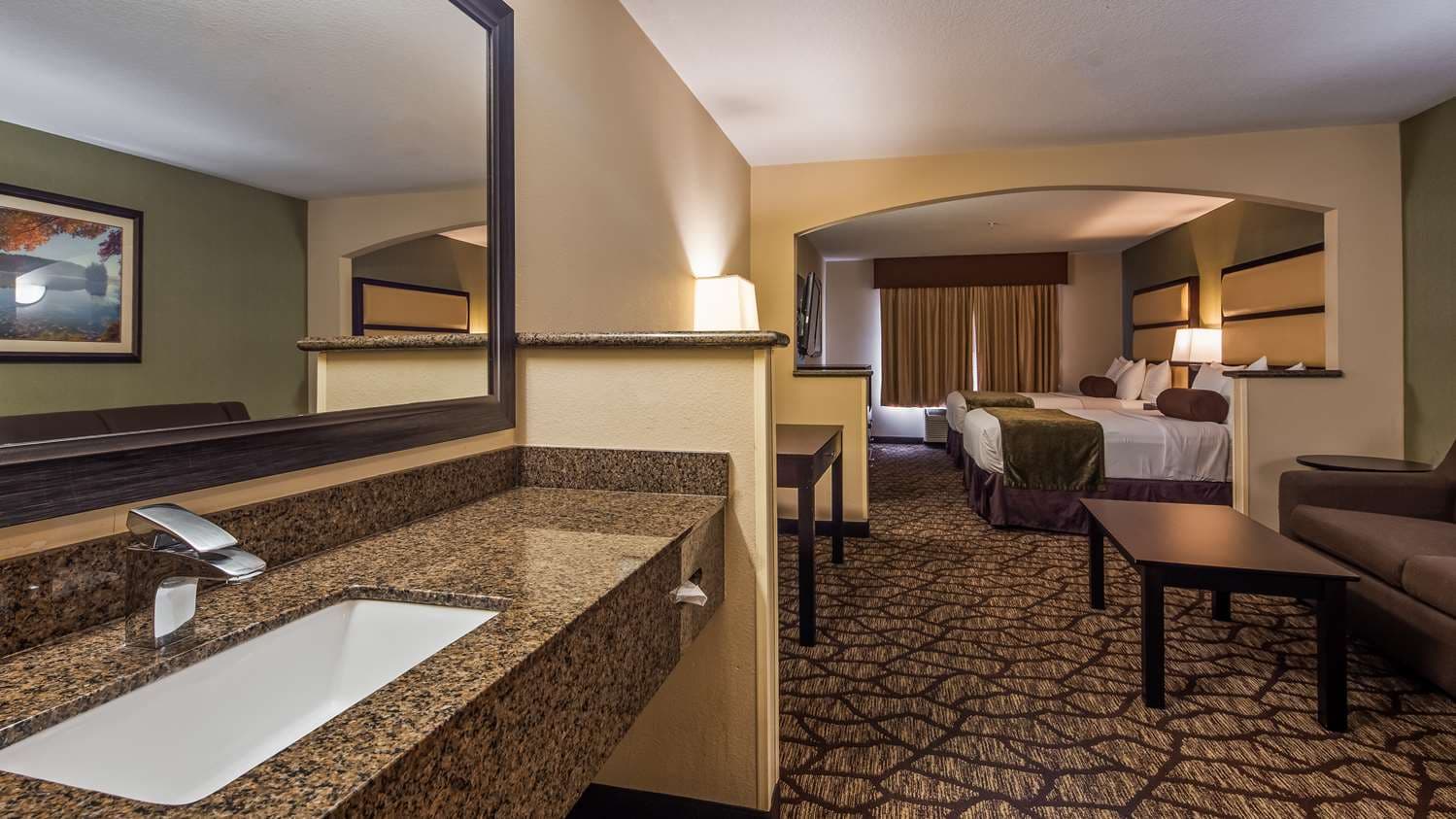 Best Western Plus Vancouver Mall Dr. Hotel & Suites 5