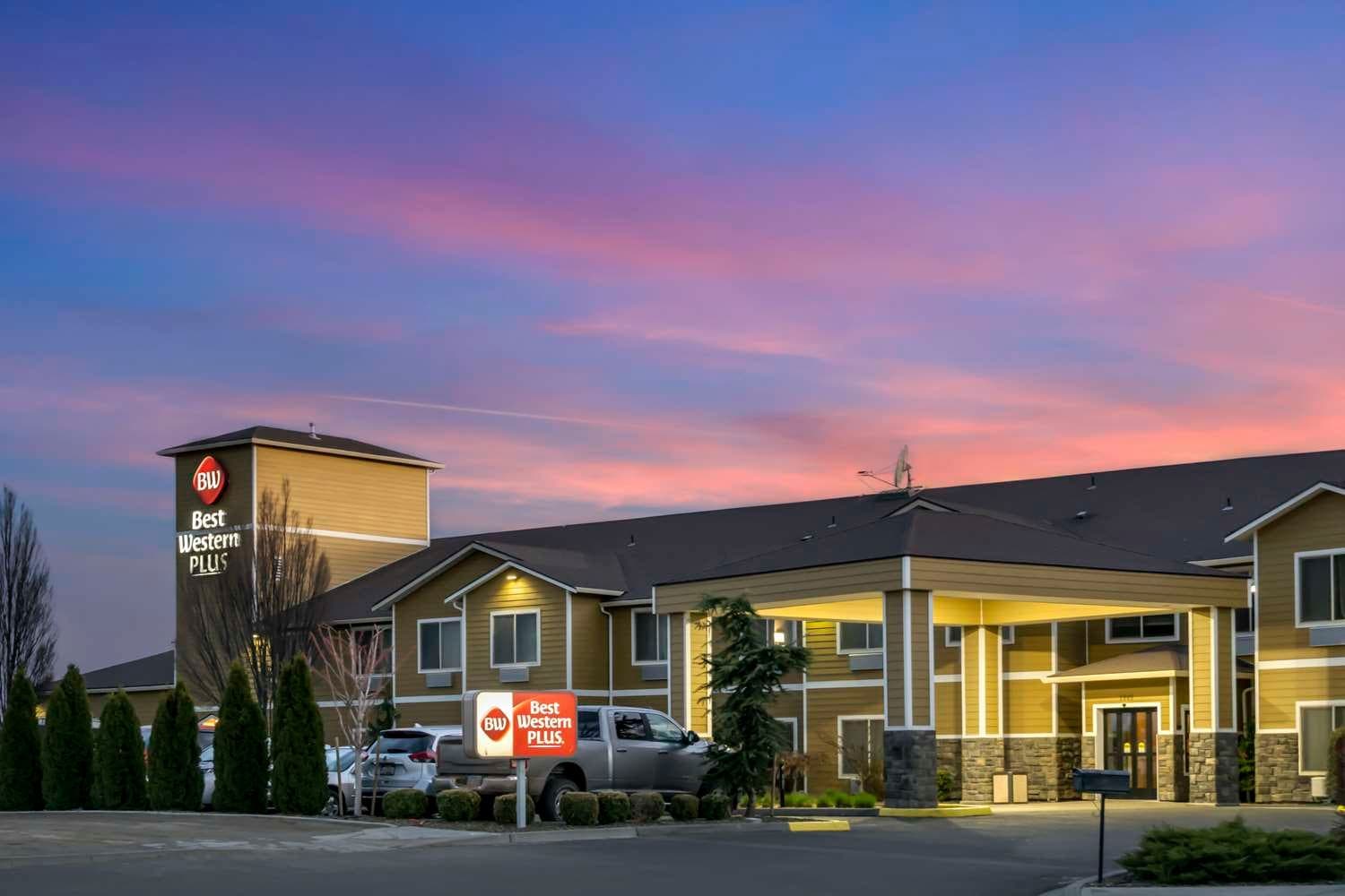 Best Western Plus Grapevine Inn 2