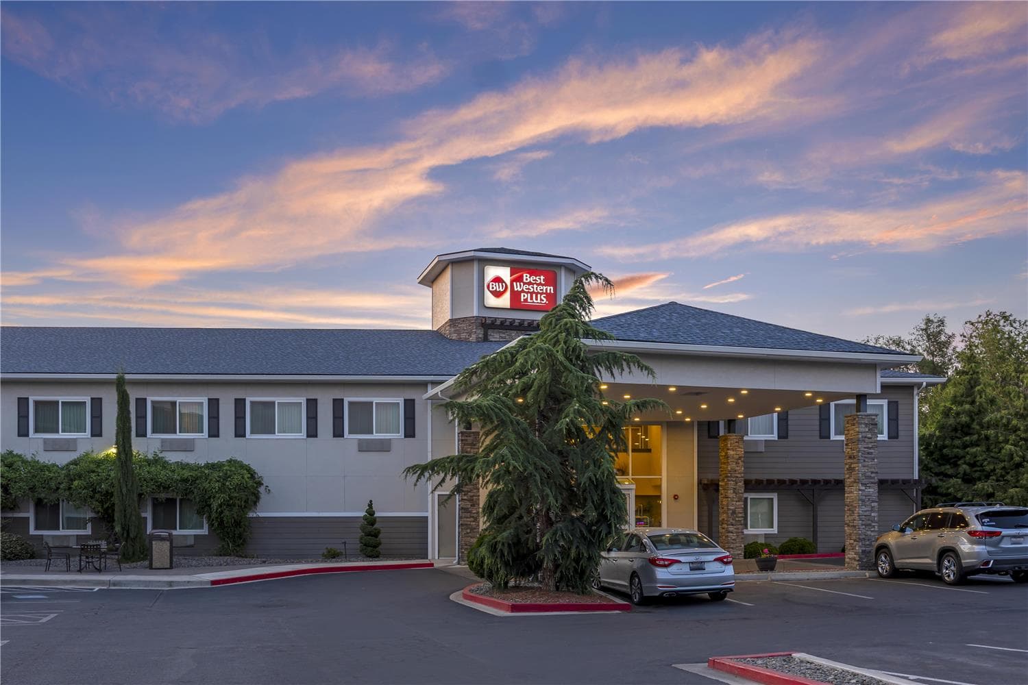 Best Western Plus Vintage Valley Inn 2