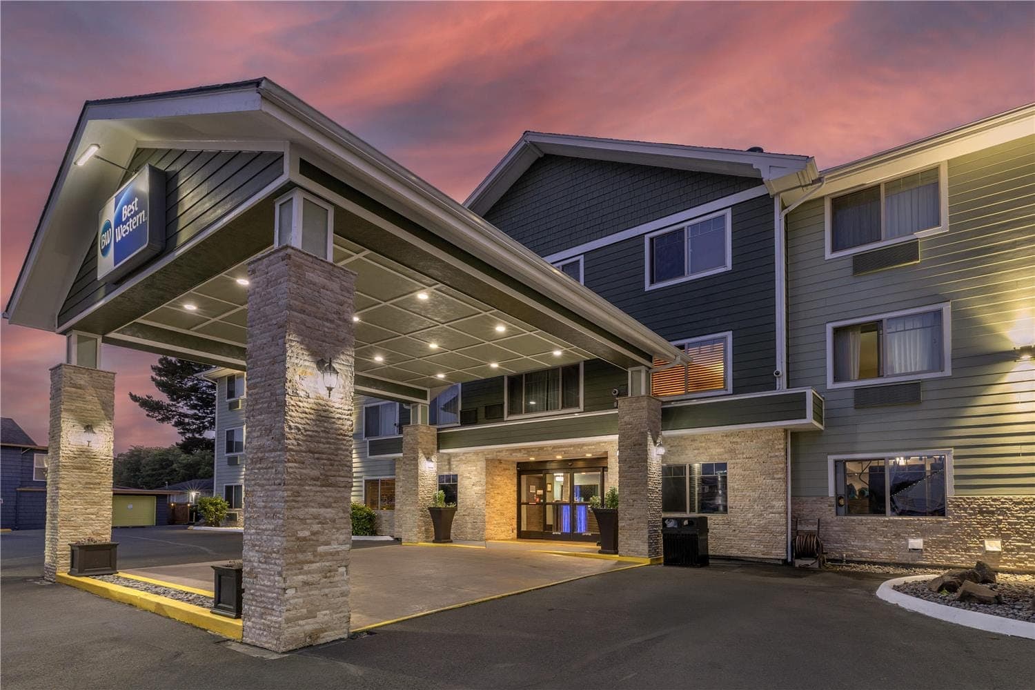 Best Western Long Beach Inn 2