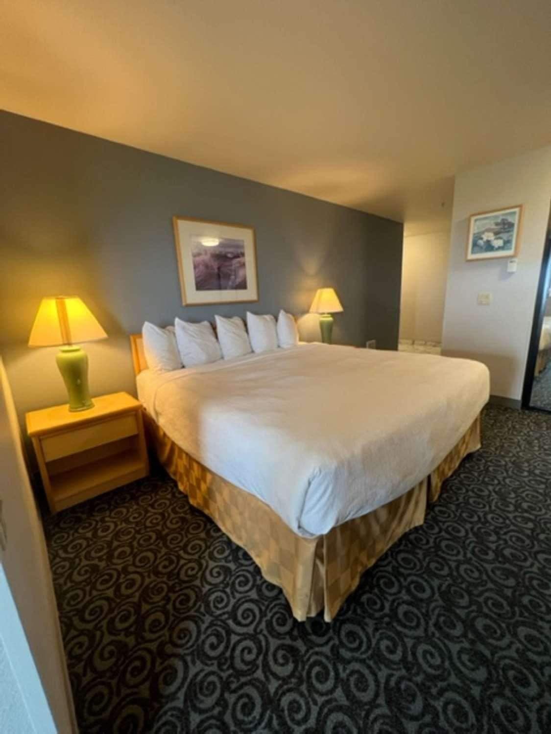 Lighthouse Suites Inn 5