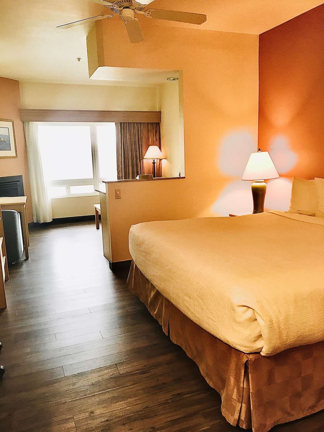 Lighthouse Suites Inn 4