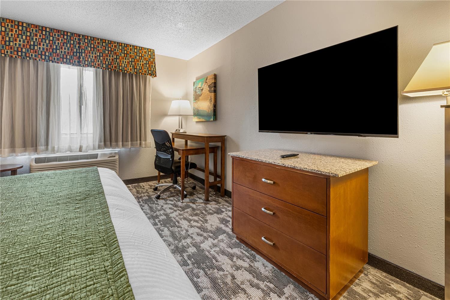 Best Western Ambassador Inn & Suites 4