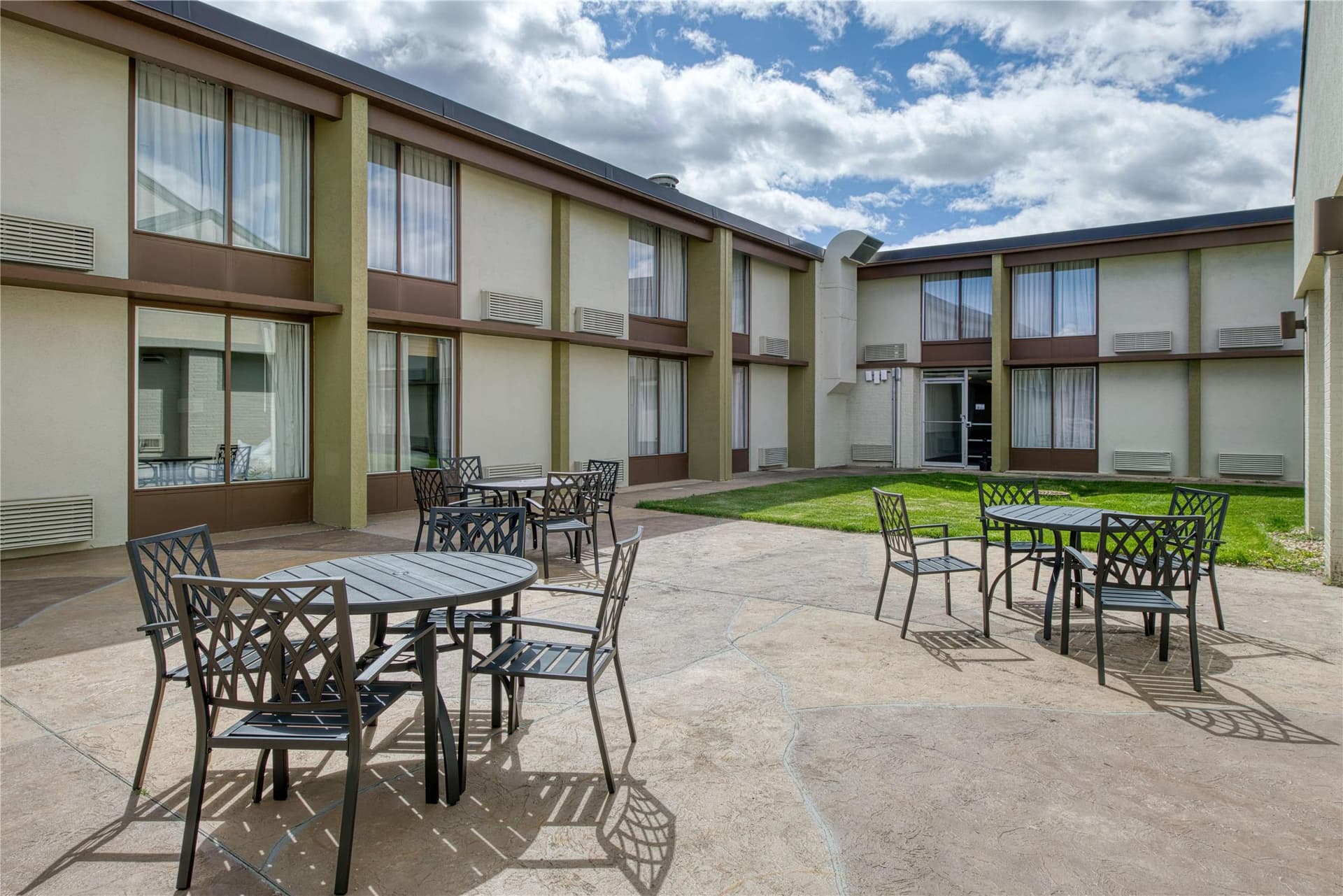 Best Western Tomah Hotel 4