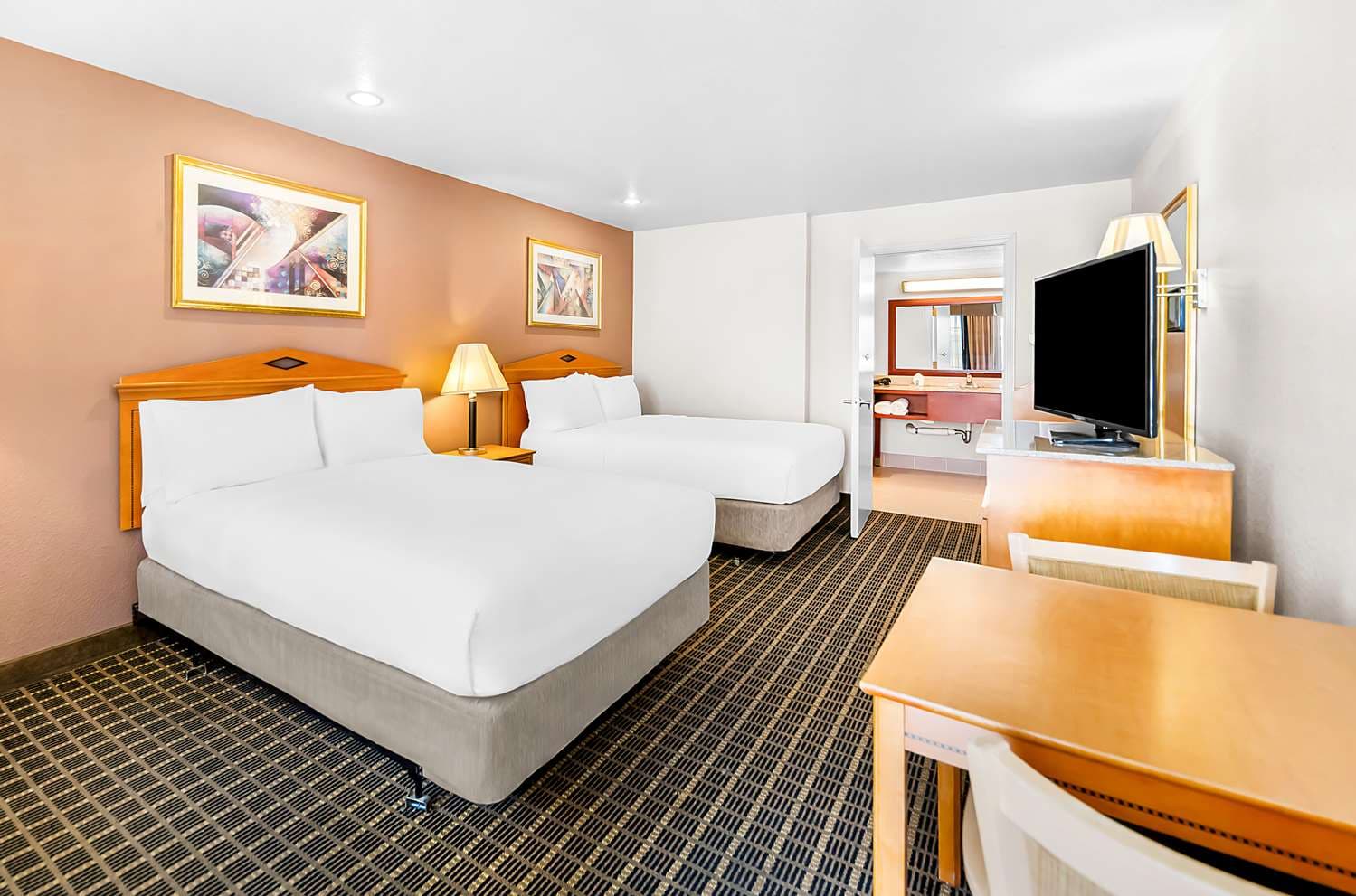 SureStay Plus Hotel by Best Western San Jose Central City 4