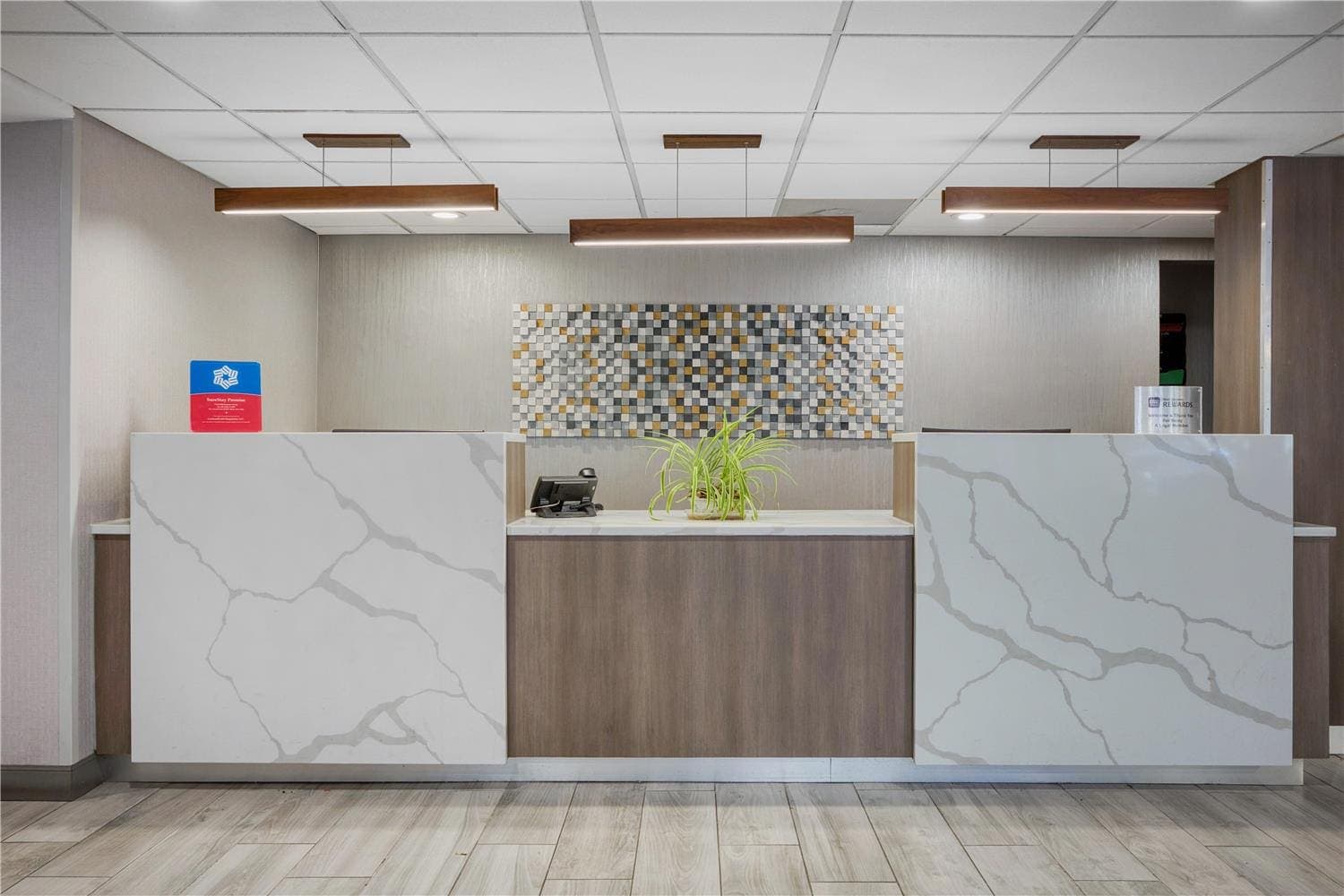 SureStay Plus Hotel by Best Western Chicago Lombard 2