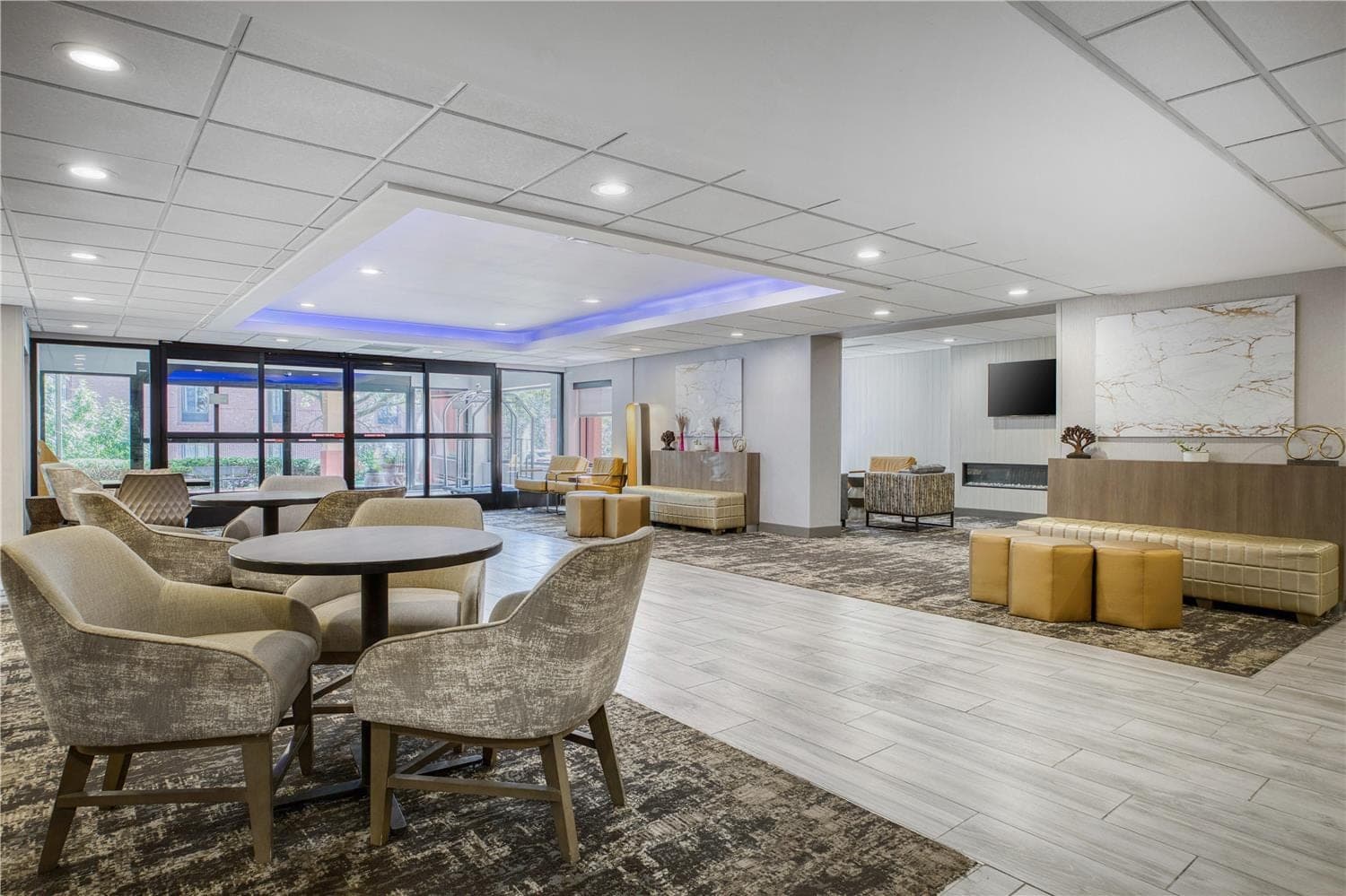 SureStay Plus Hotel by Best Western Chicago Lombard 3
