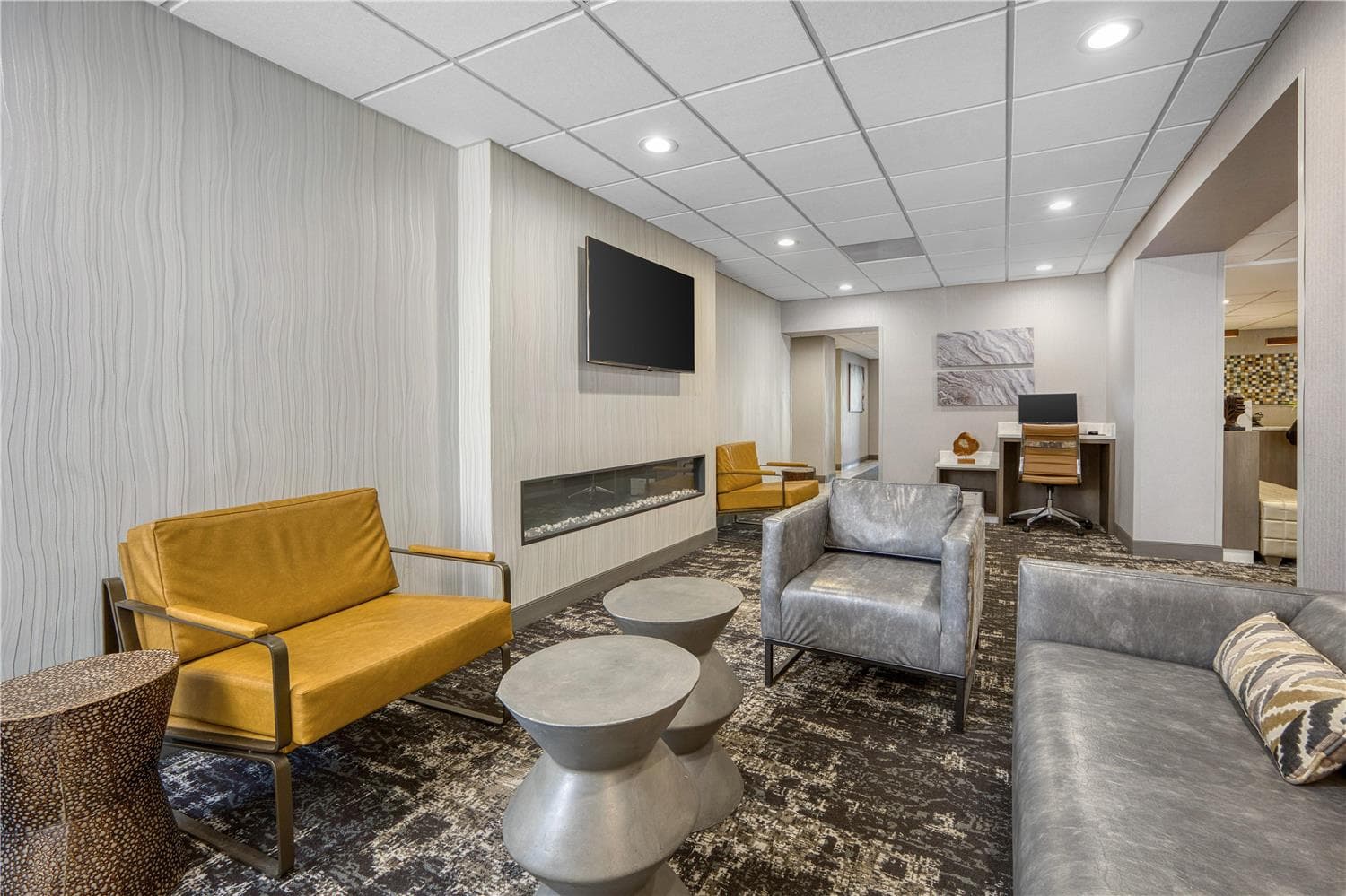 SureStay Plus Hotel by Best Western Chicago Lombard 4