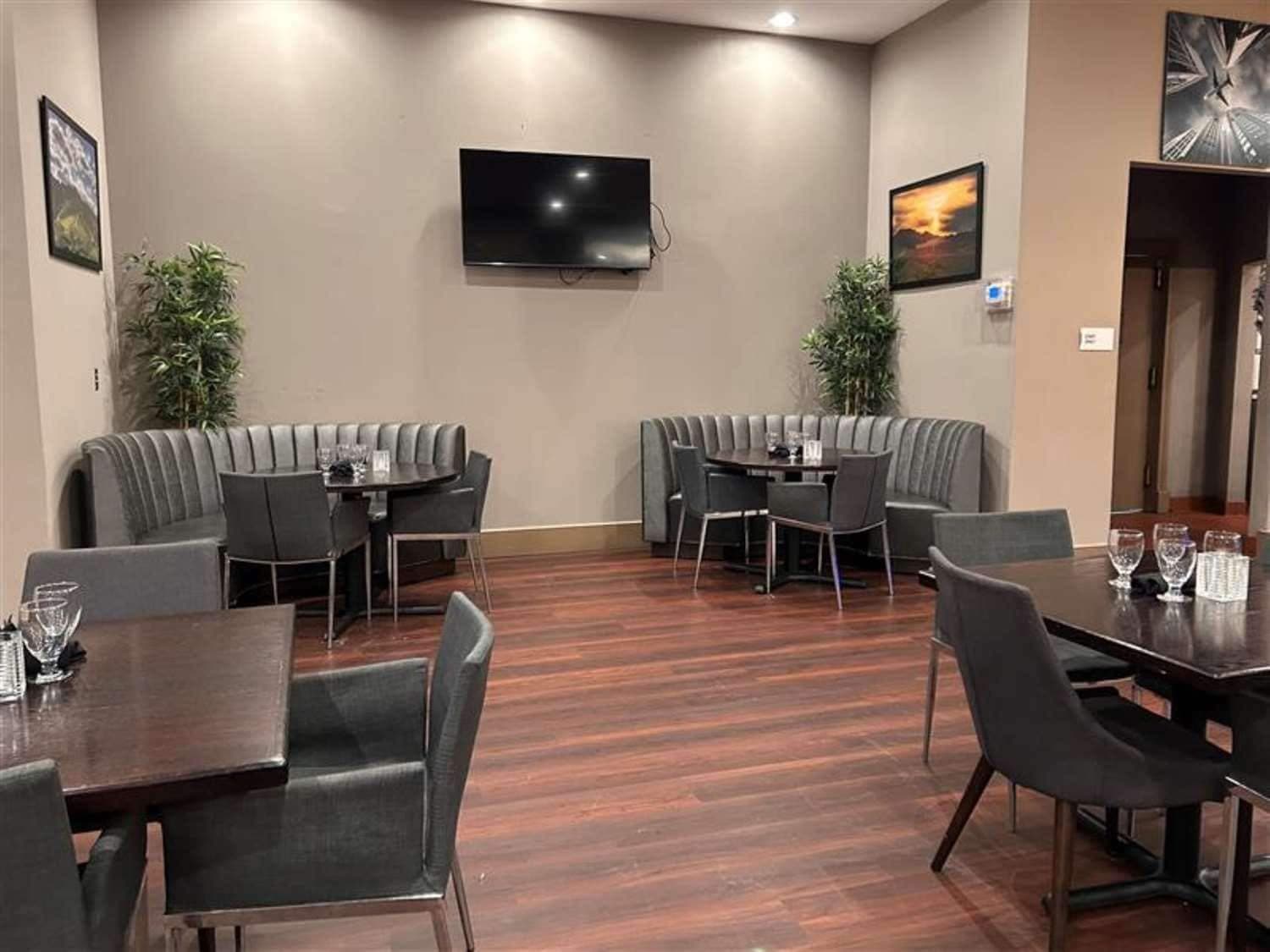 Skyline Hotel Detroit Airport, SureStay Collection by BW 4