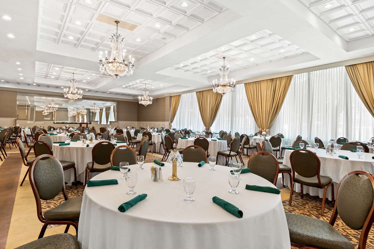 Genetti Hotel, SureStay Collection by Best Western 4