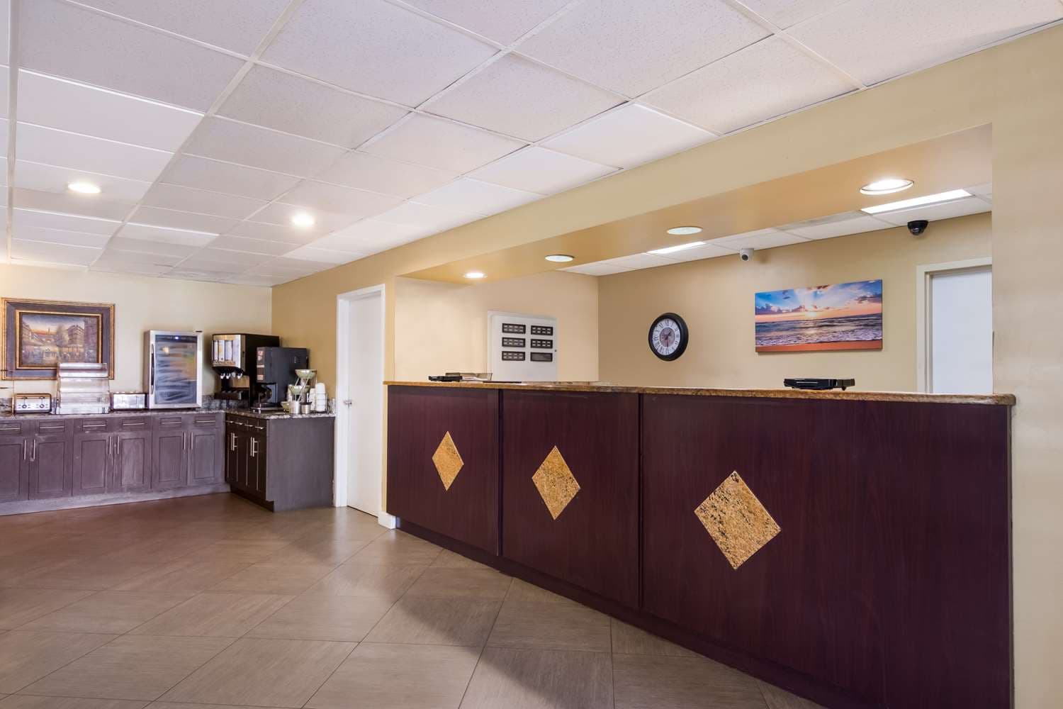 SureStay Hotel by Best Western St. Pete Clearwater Airport 5