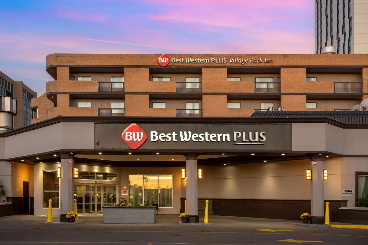 Best Western Plus Village Park Inn 4