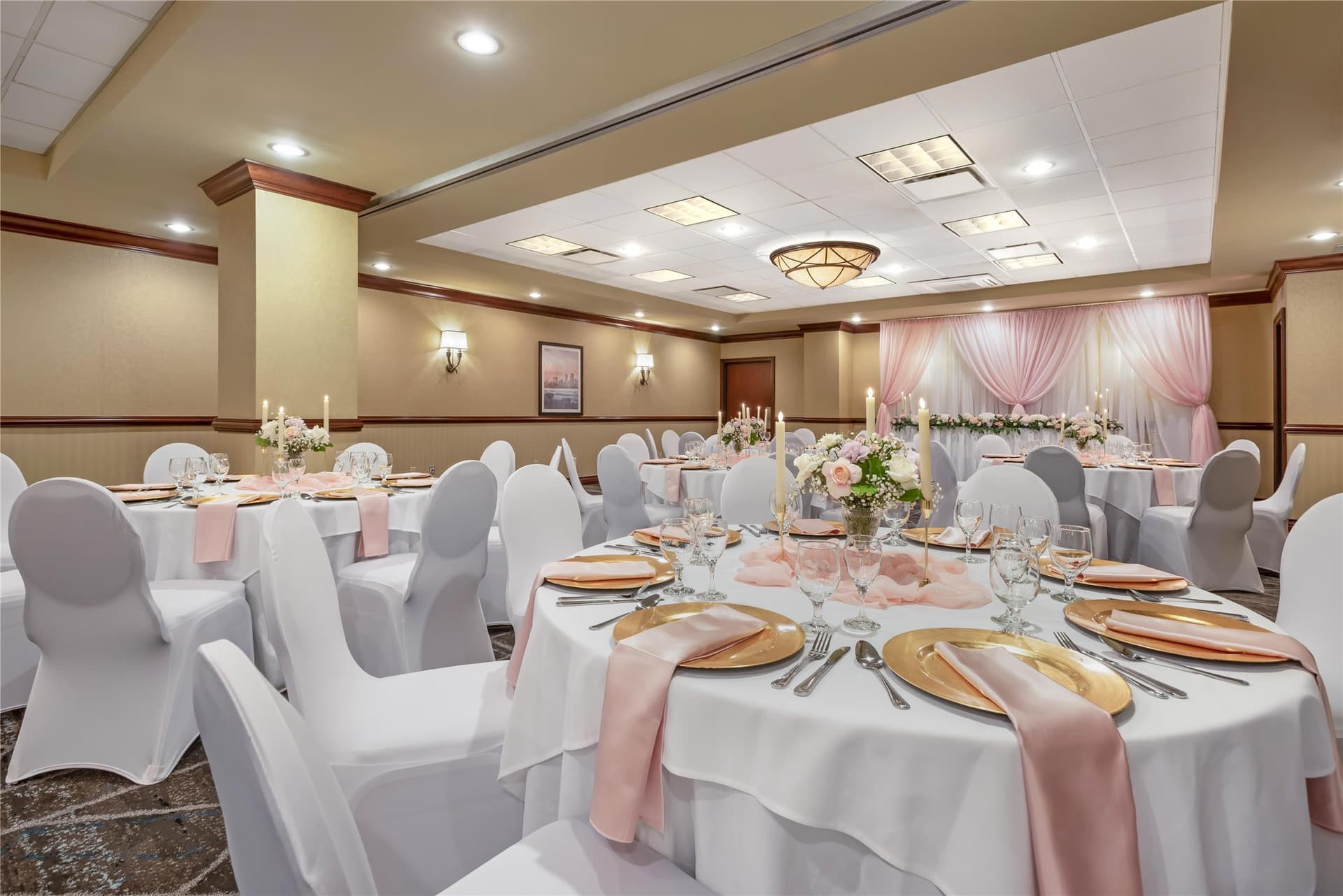 Best Western Plus Port O'Call Hotel 5