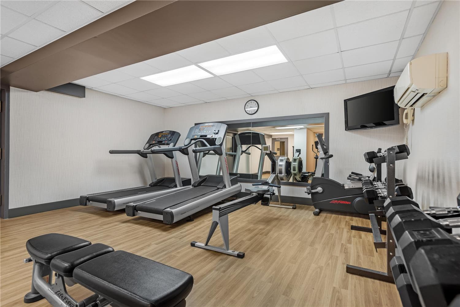 Best Western Plus Suites Downtown 5