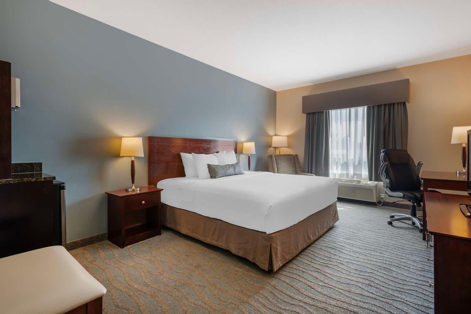 Best Western Rocky Mountain House Inn & Suites 5