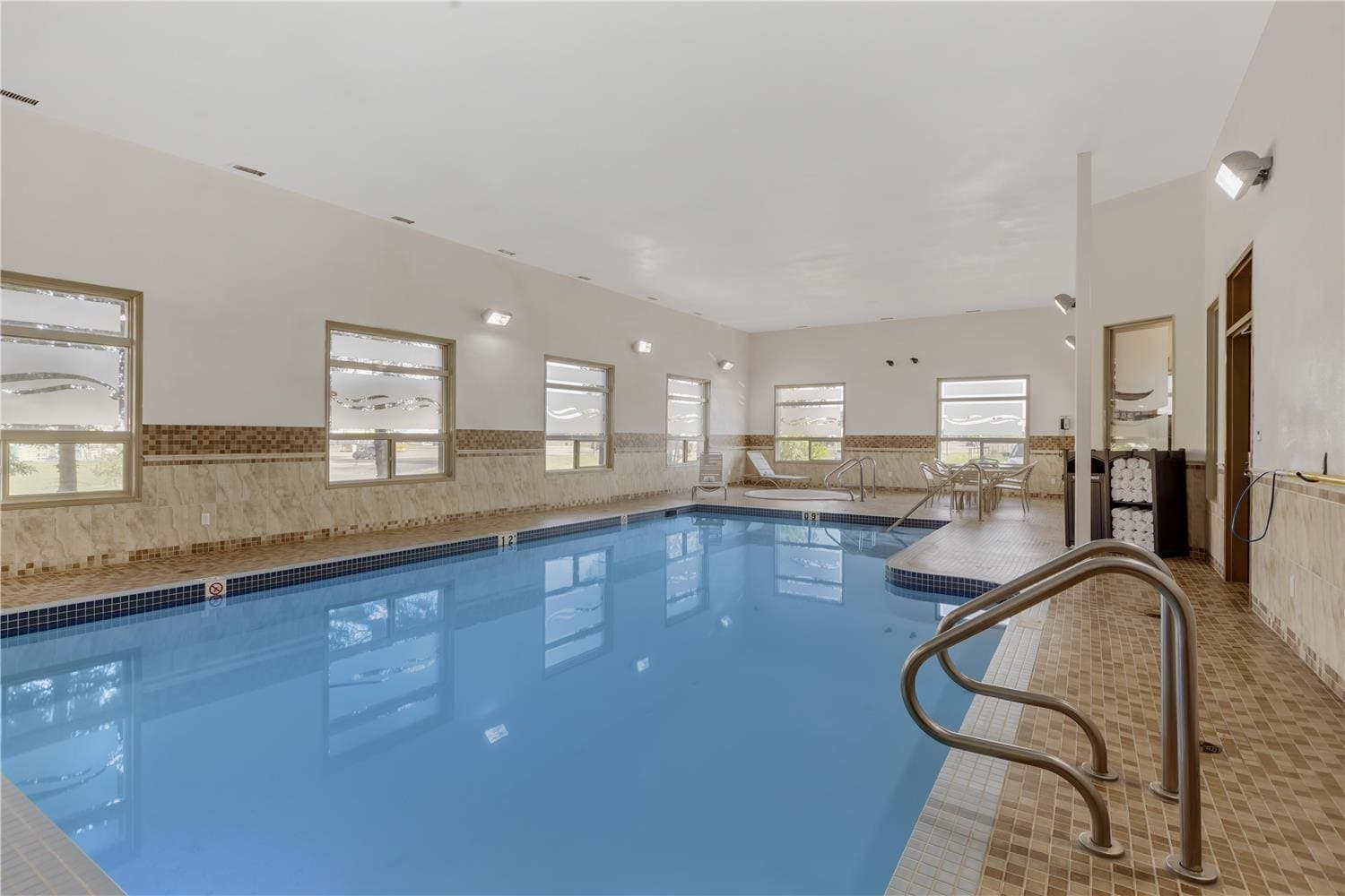 Best Western Wainwright Inn & Suites 2