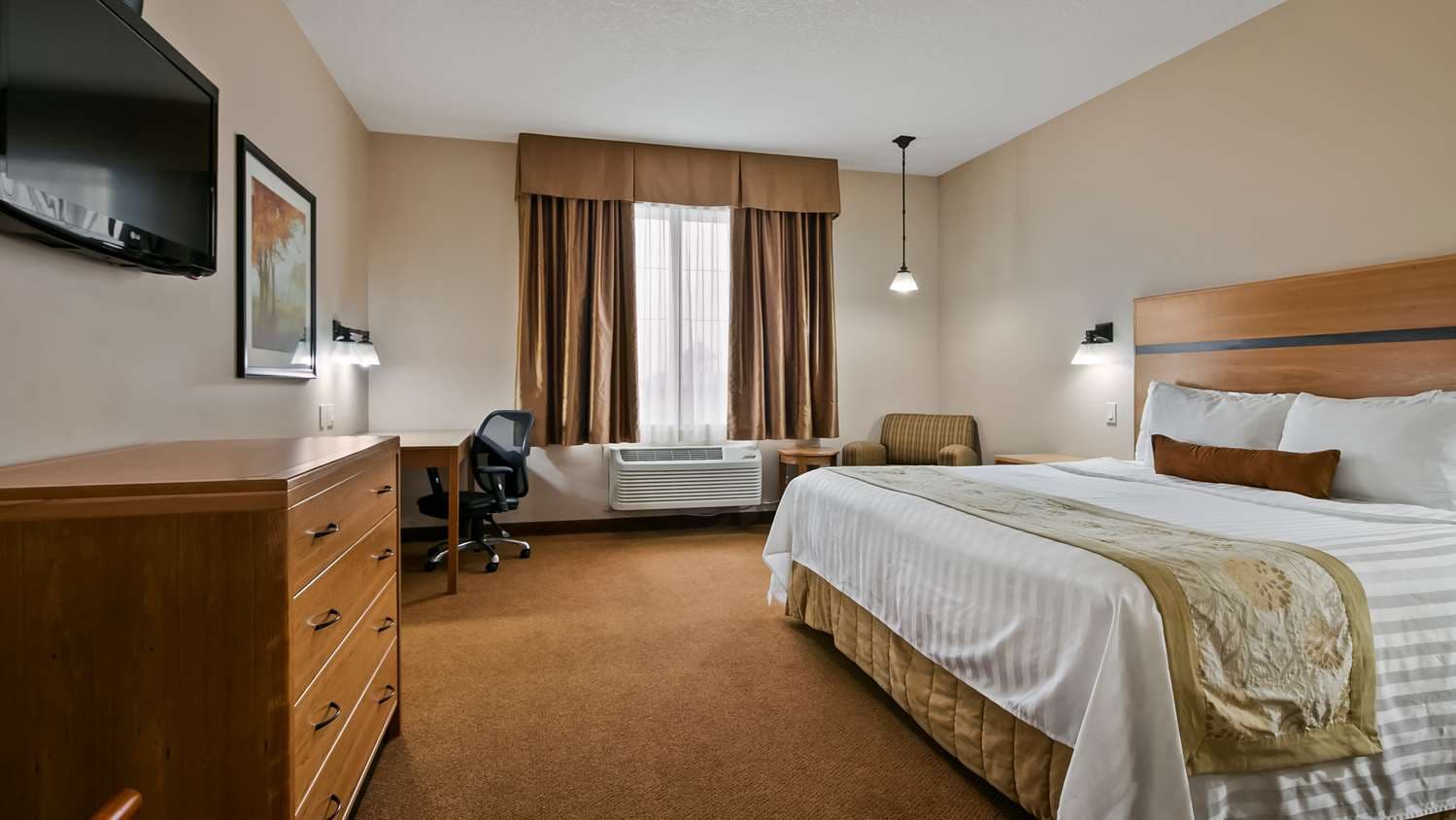 Best Western Plus Chateau Inn Sylvan Lake 2