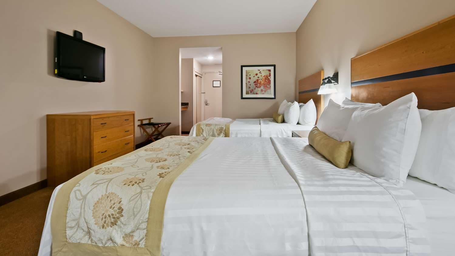 Best Western Plus Chateau Inn Sylvan Lake 3