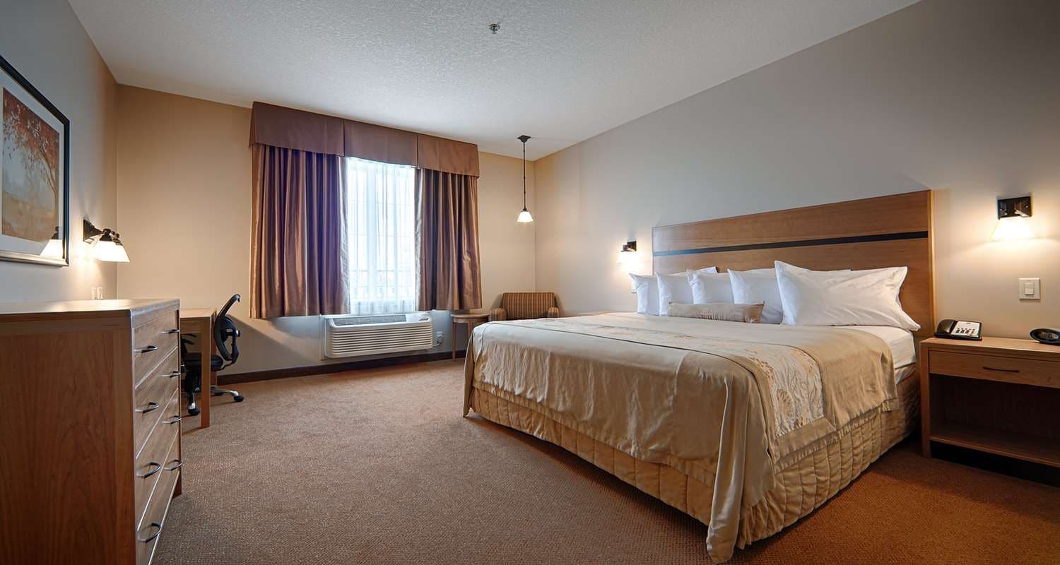 Best Western Plus Chateau Inn Sylvan Lake 5