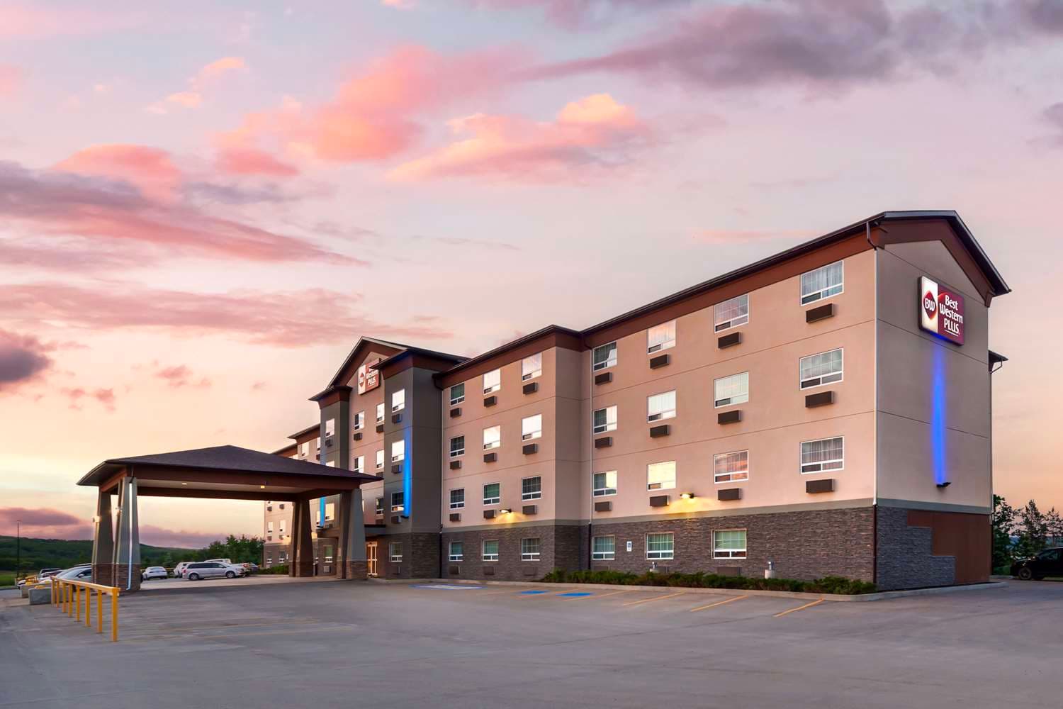 Best Western Plus Peace River Hotel & Suites 2